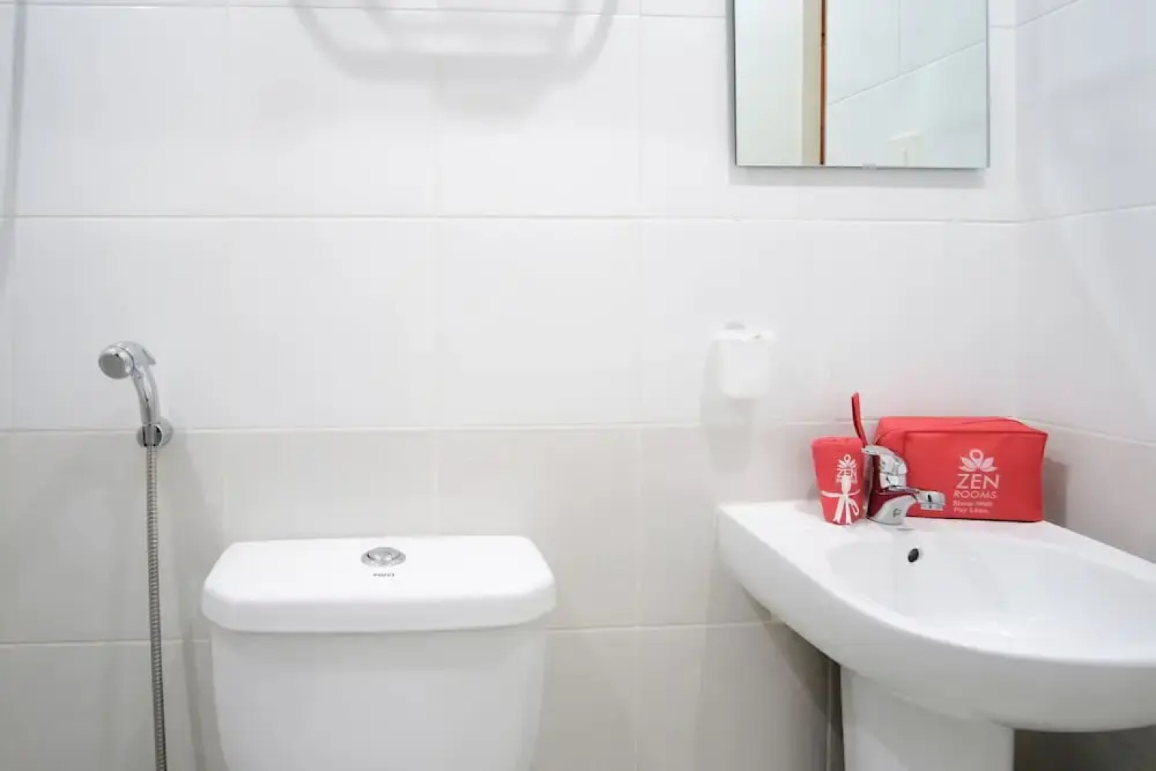 ZEN Rooms Libertad Railway Station