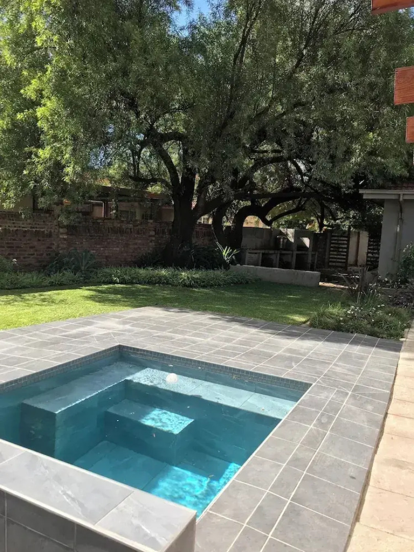 28 La Rochelle Bed & Breakfast