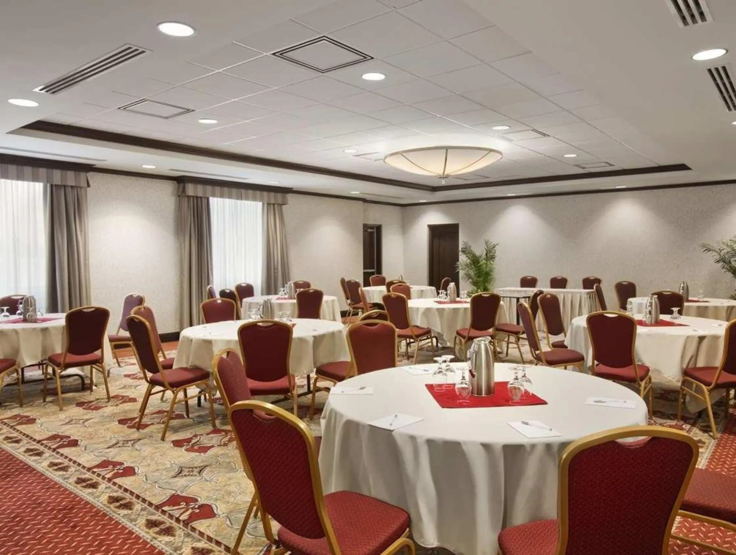 Homewood Suites by Hilton Toronto Airport Corporate Centre