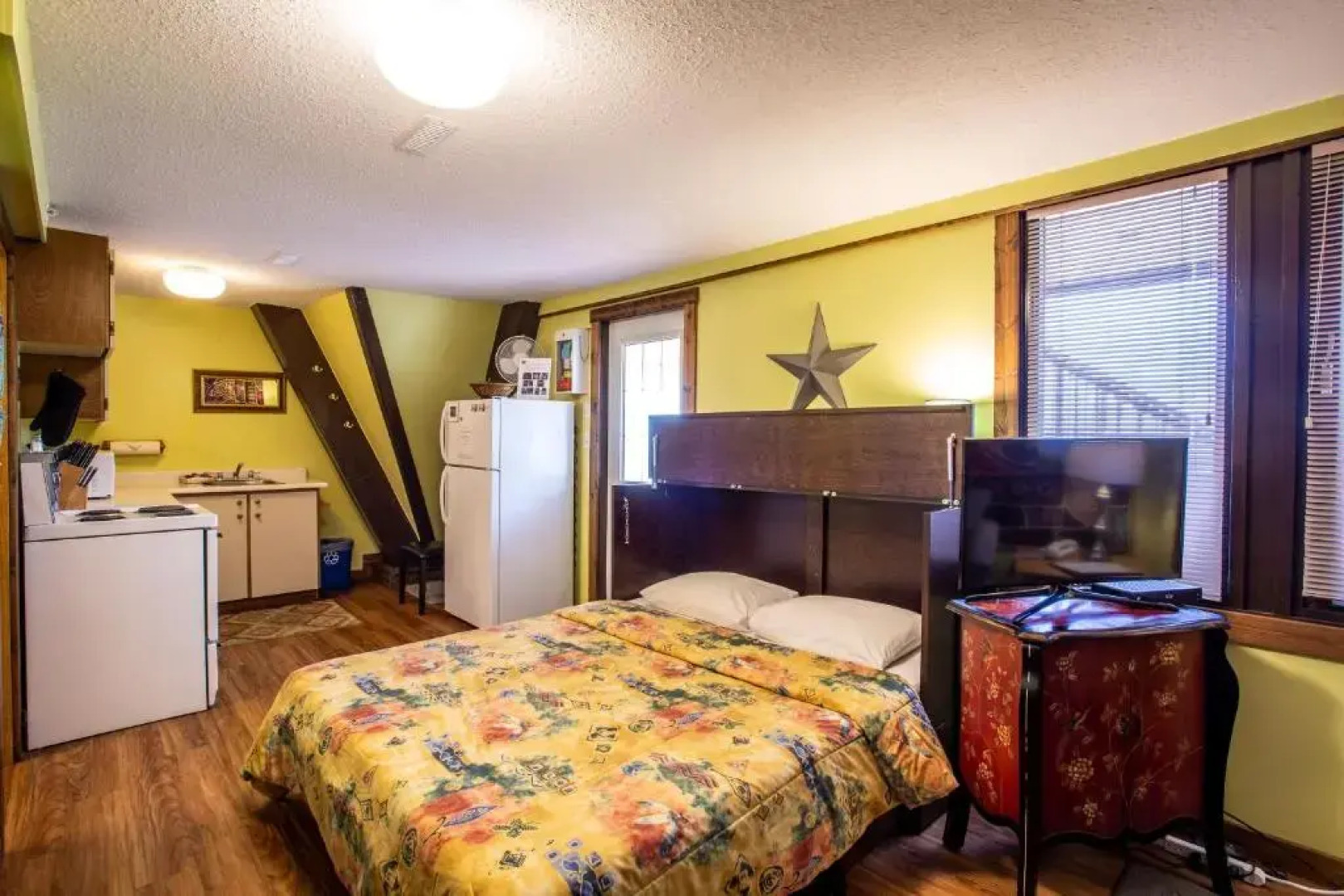 The Pinnacles Suites & Townhomes