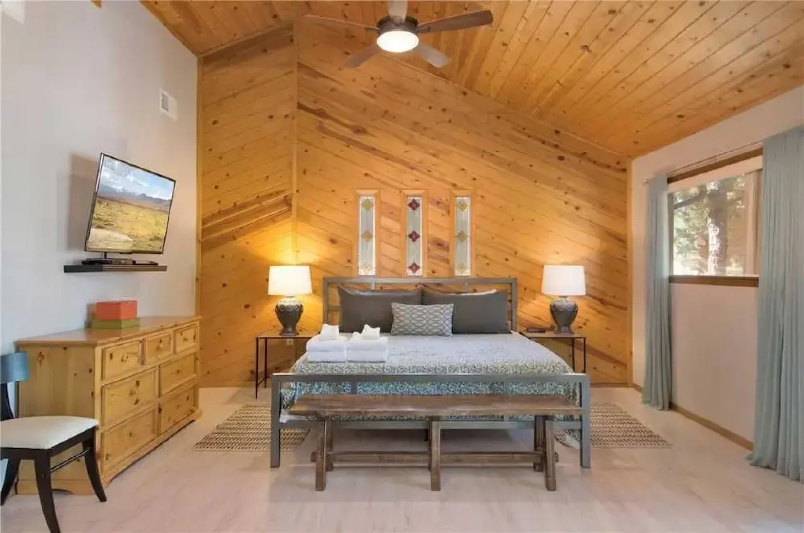 Air Nuevo - Three Bedroom Cabin