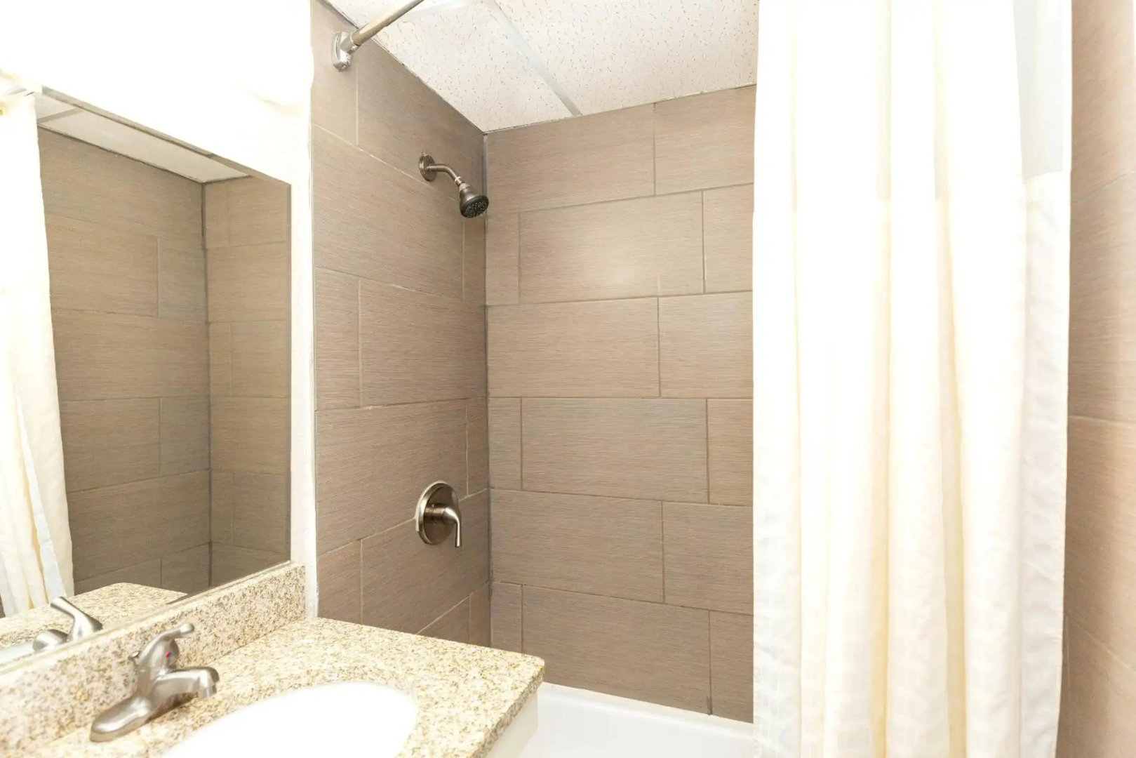 Coratel Inn & Suites Mankato