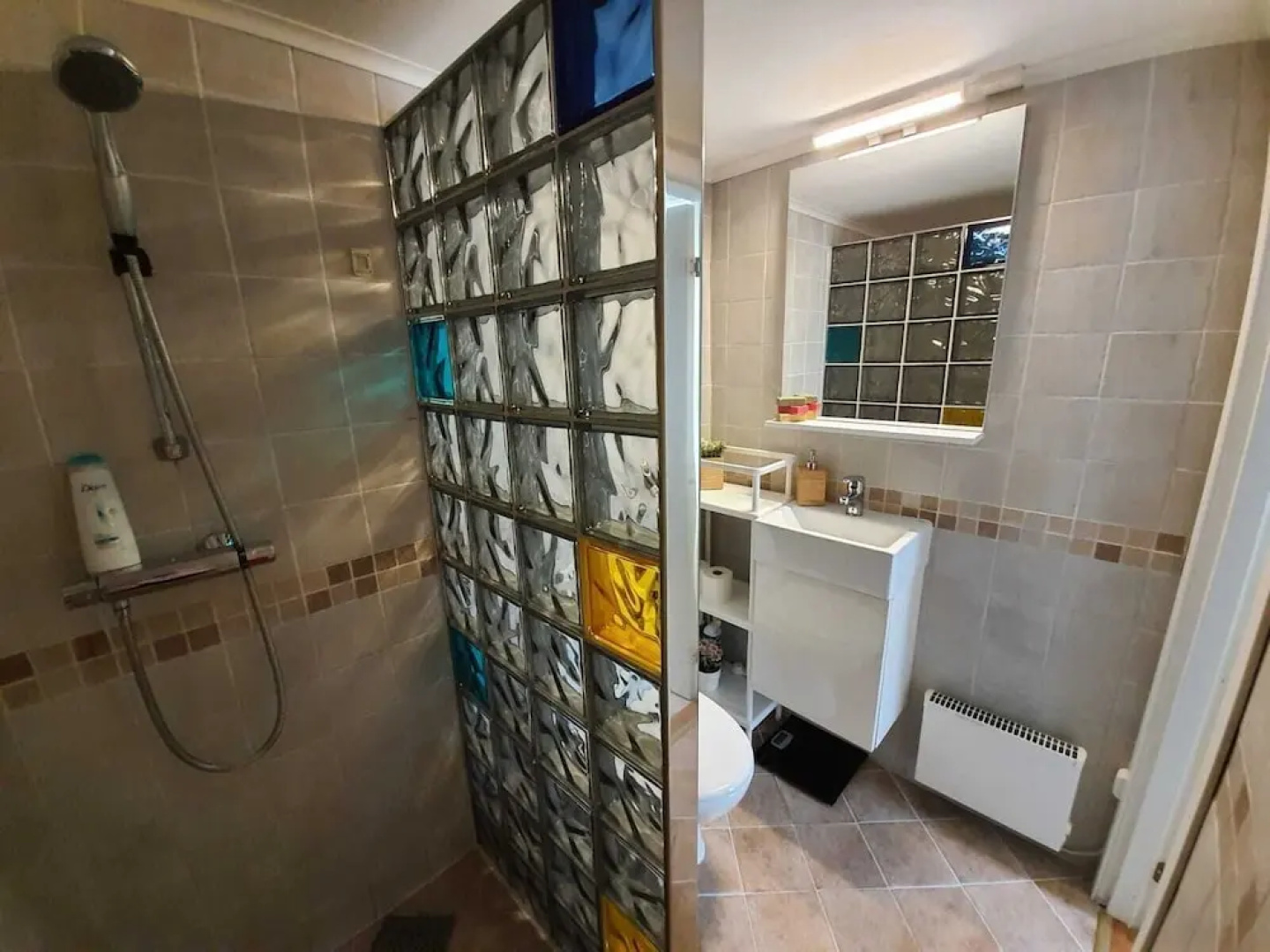 Bright And Central, 2-bedroom, Fully Equipped