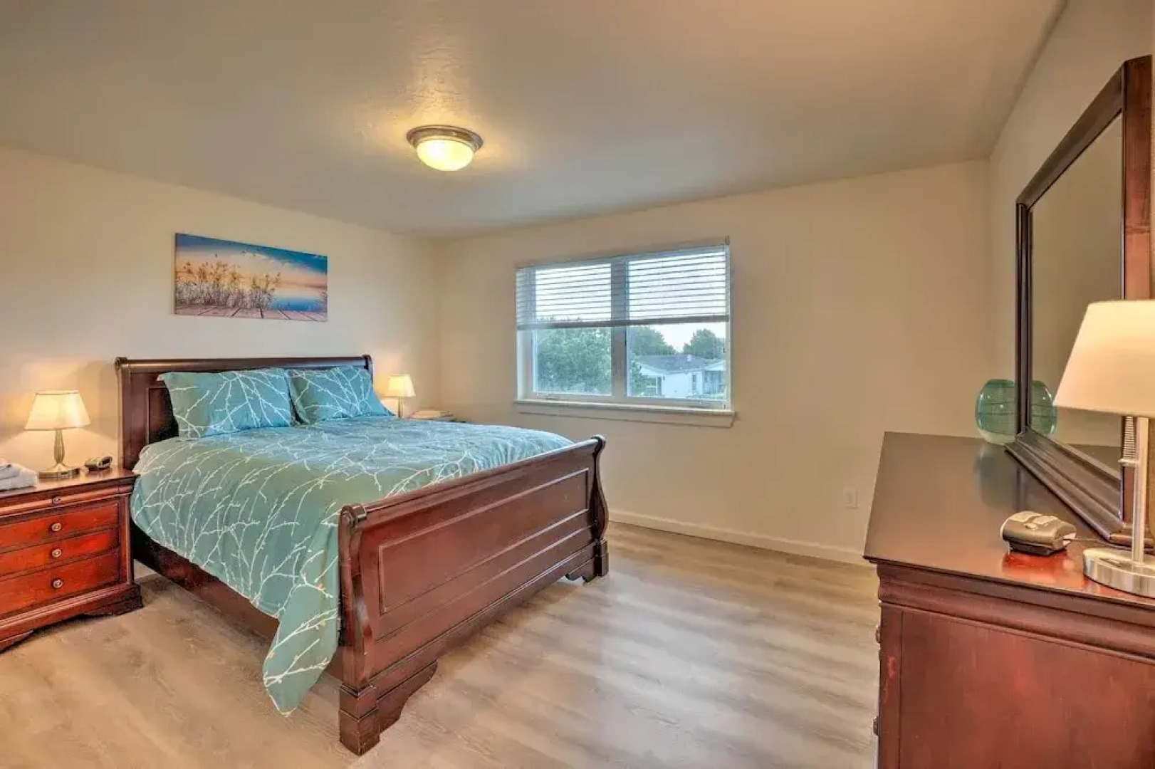 Spacious Bandon Getaway - 2 Blocks to Ocean!