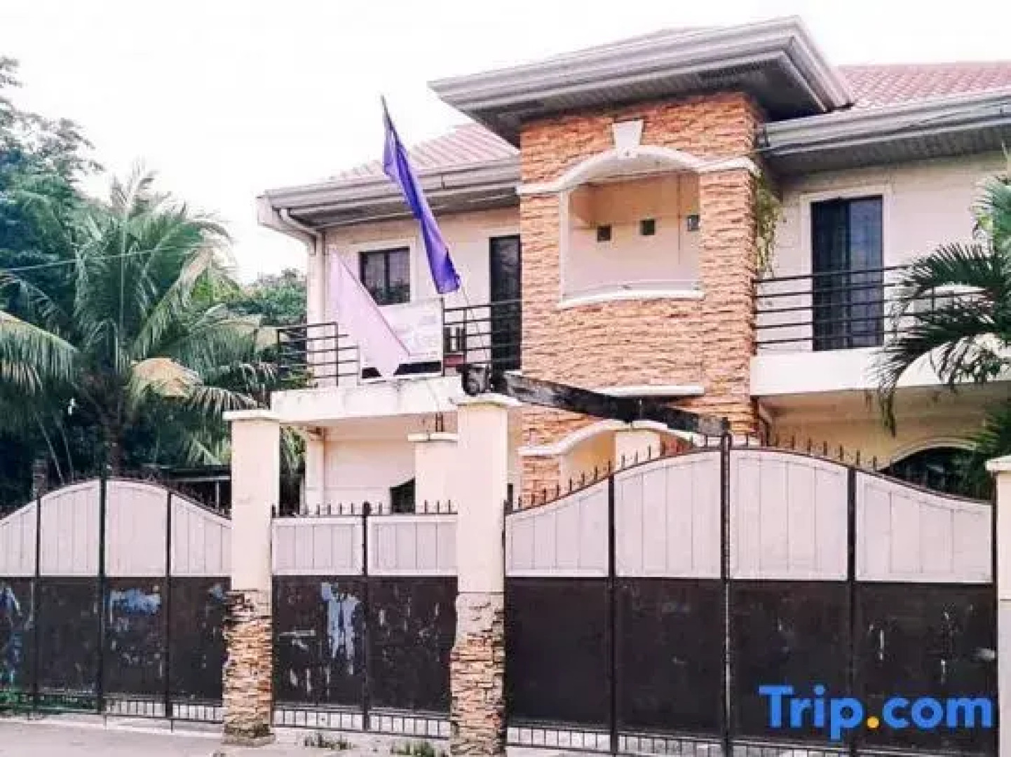 Reddoorz @ D'little Egg Hostel Pangasinan