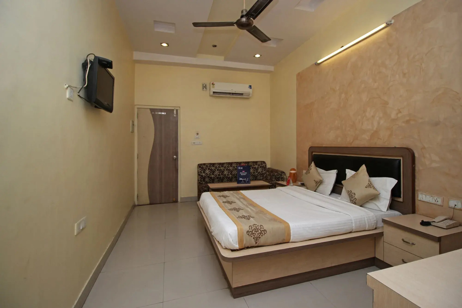 OYO 2722 Hotel Prince