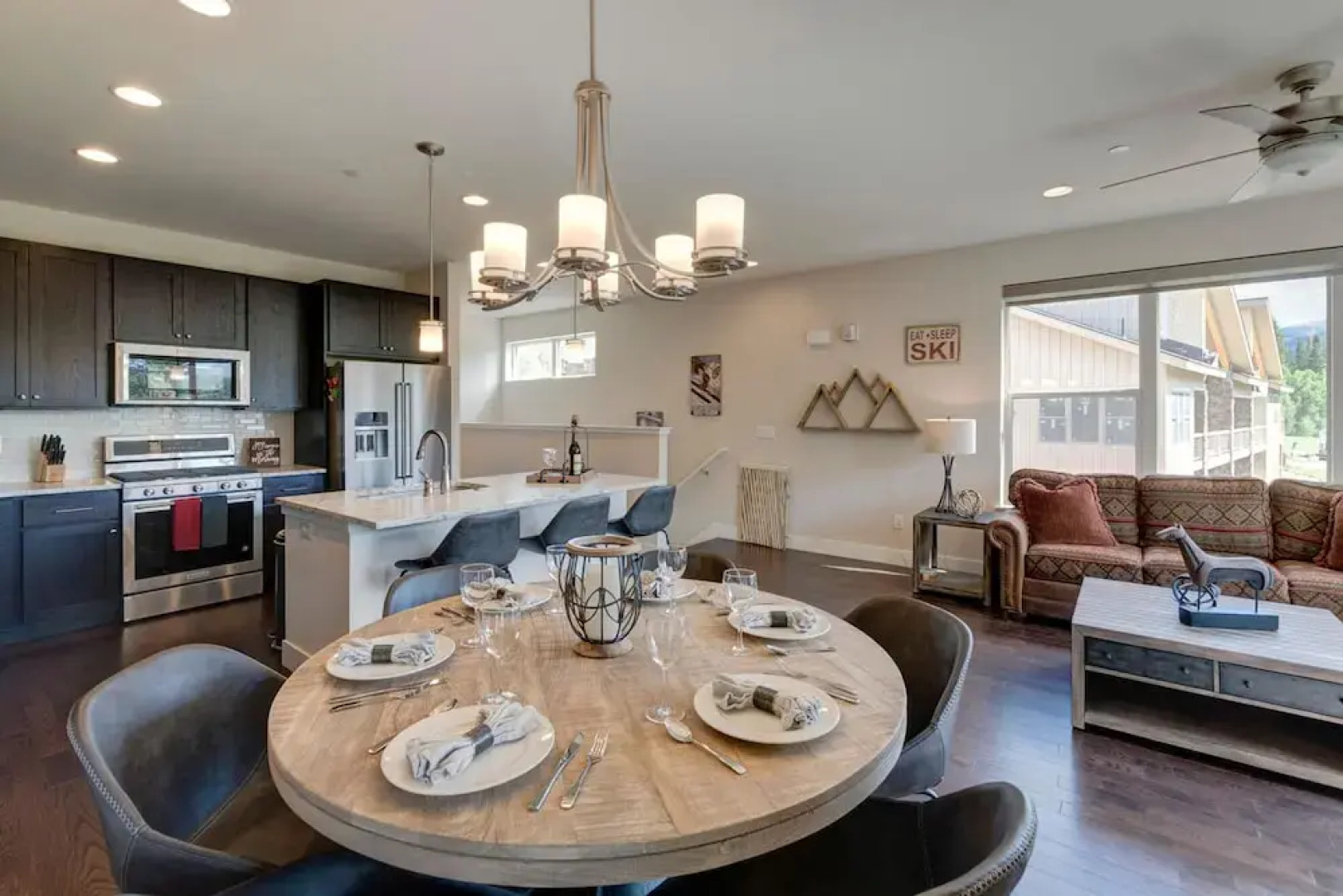 Rendezvous Luxury Chalets by Winter Park Escapes