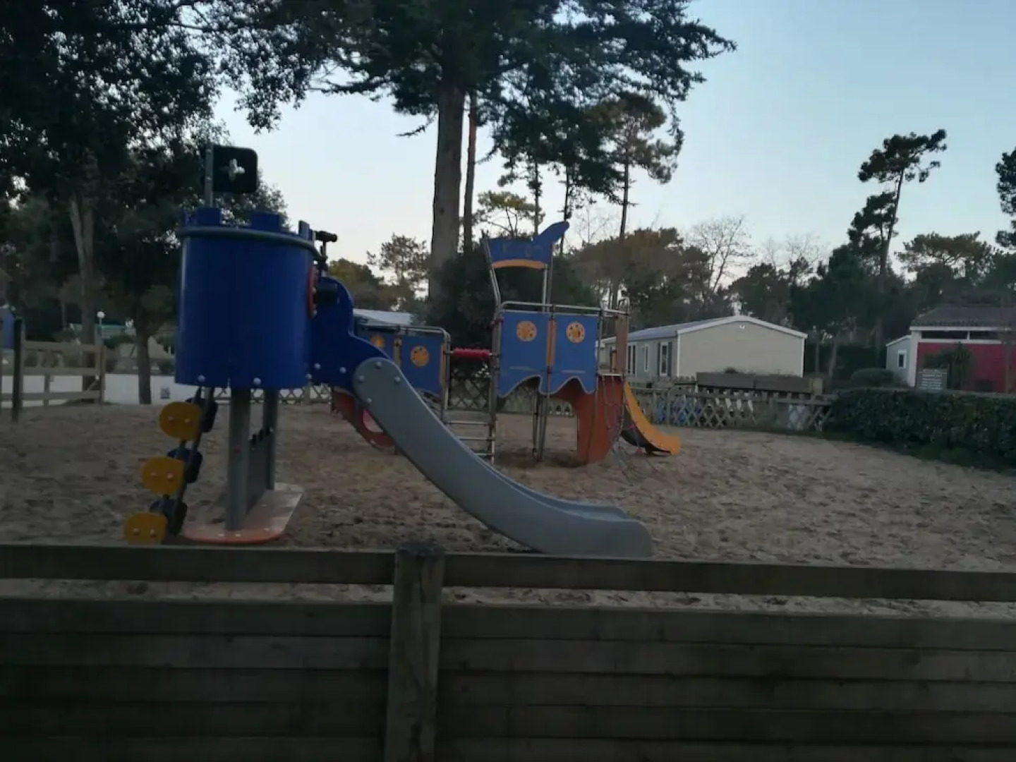 Property With 2 Bedrooms in Saint-jean-de-monts, With Pool Access, Fur