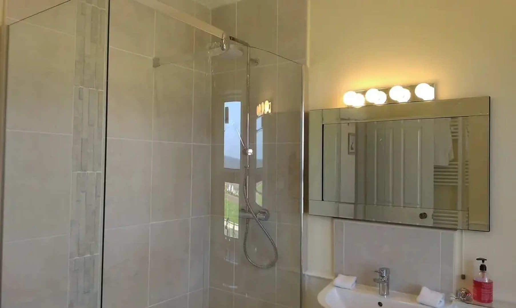 Min Y Don Guest House