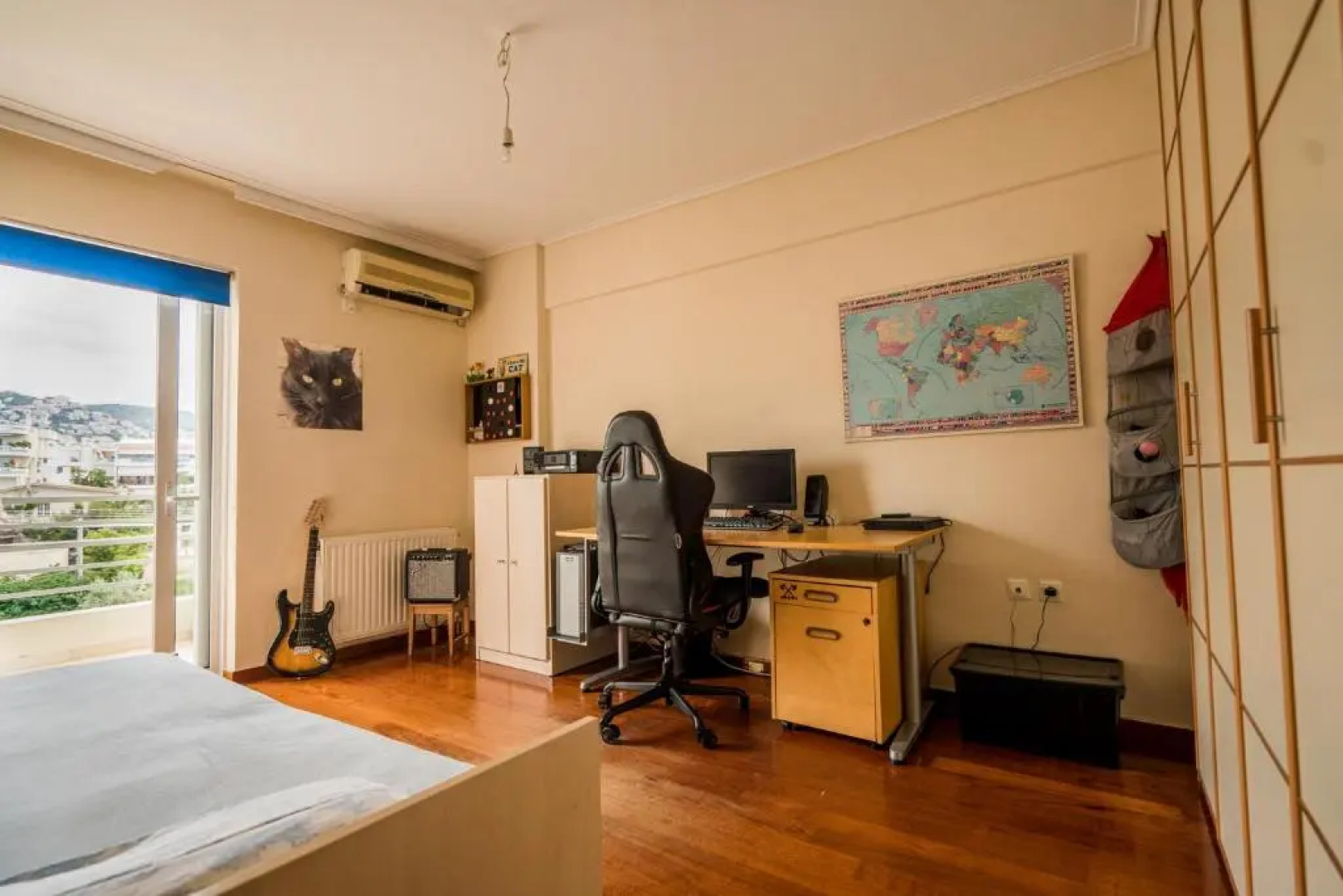 Family getaway, spacious and luxurious, sea view, terrace, next to Voula beach, 20min from center