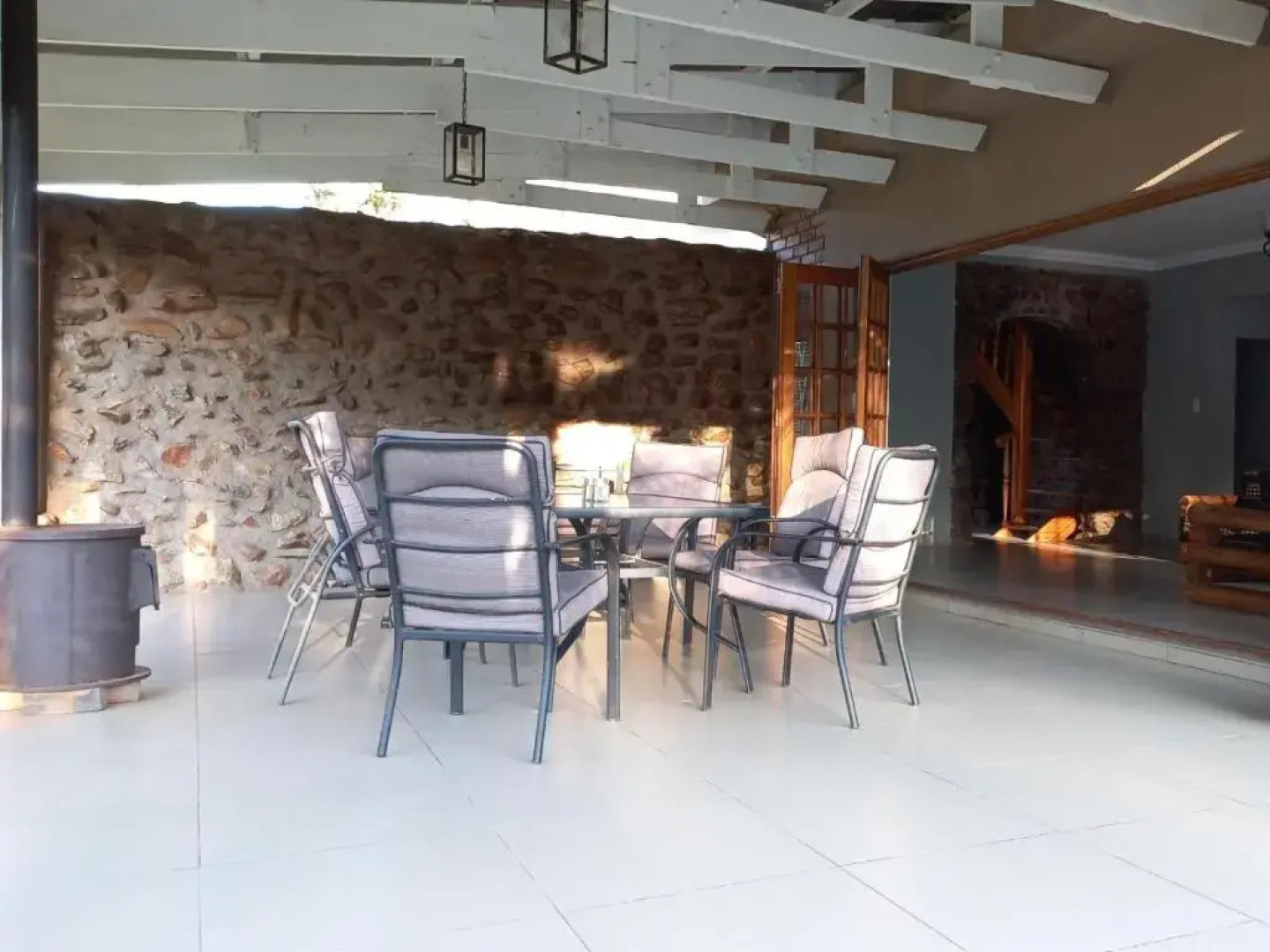 SnL Guesthouse at Visarend