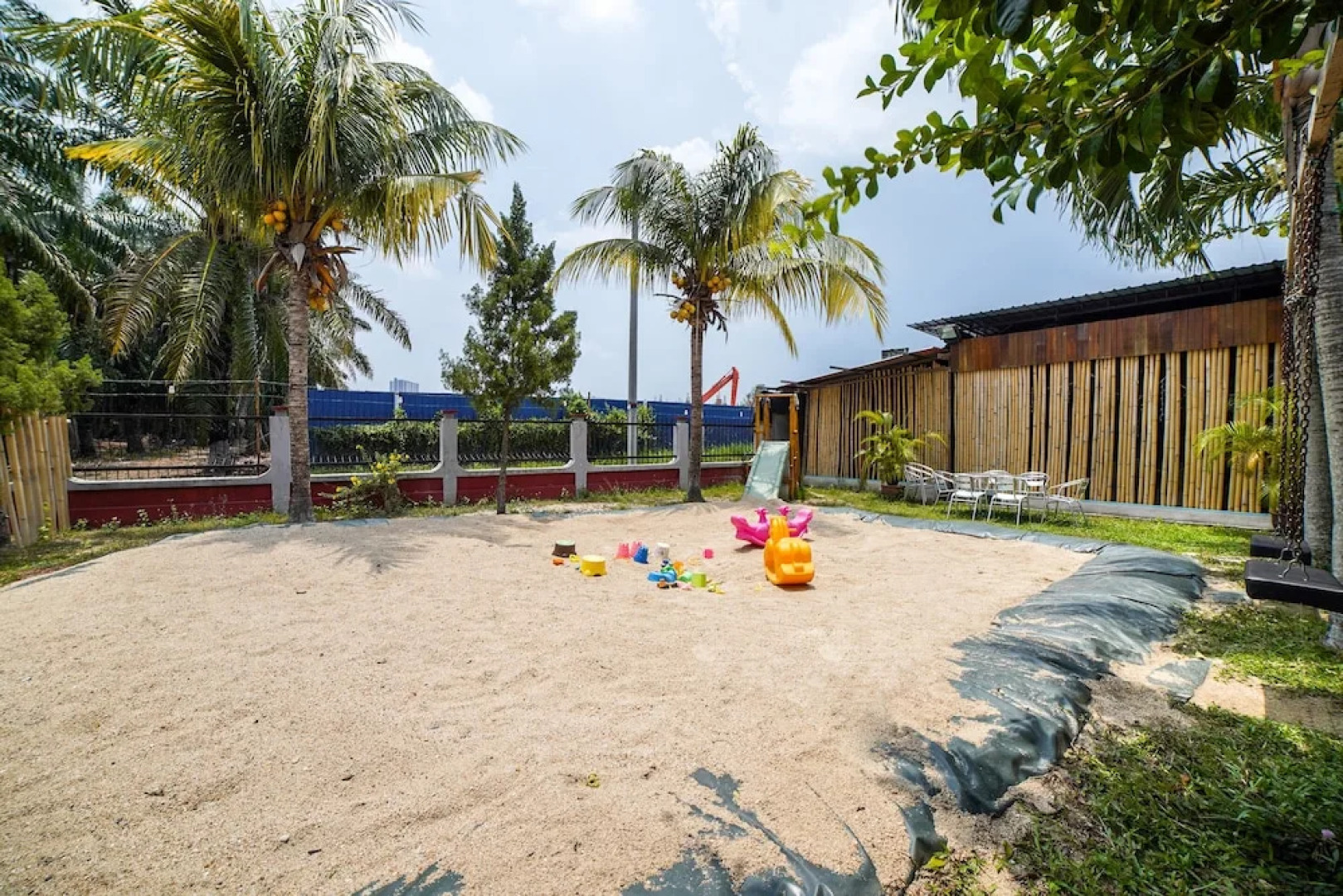 Capital O 89374 Ohana Restaurant & Homestay