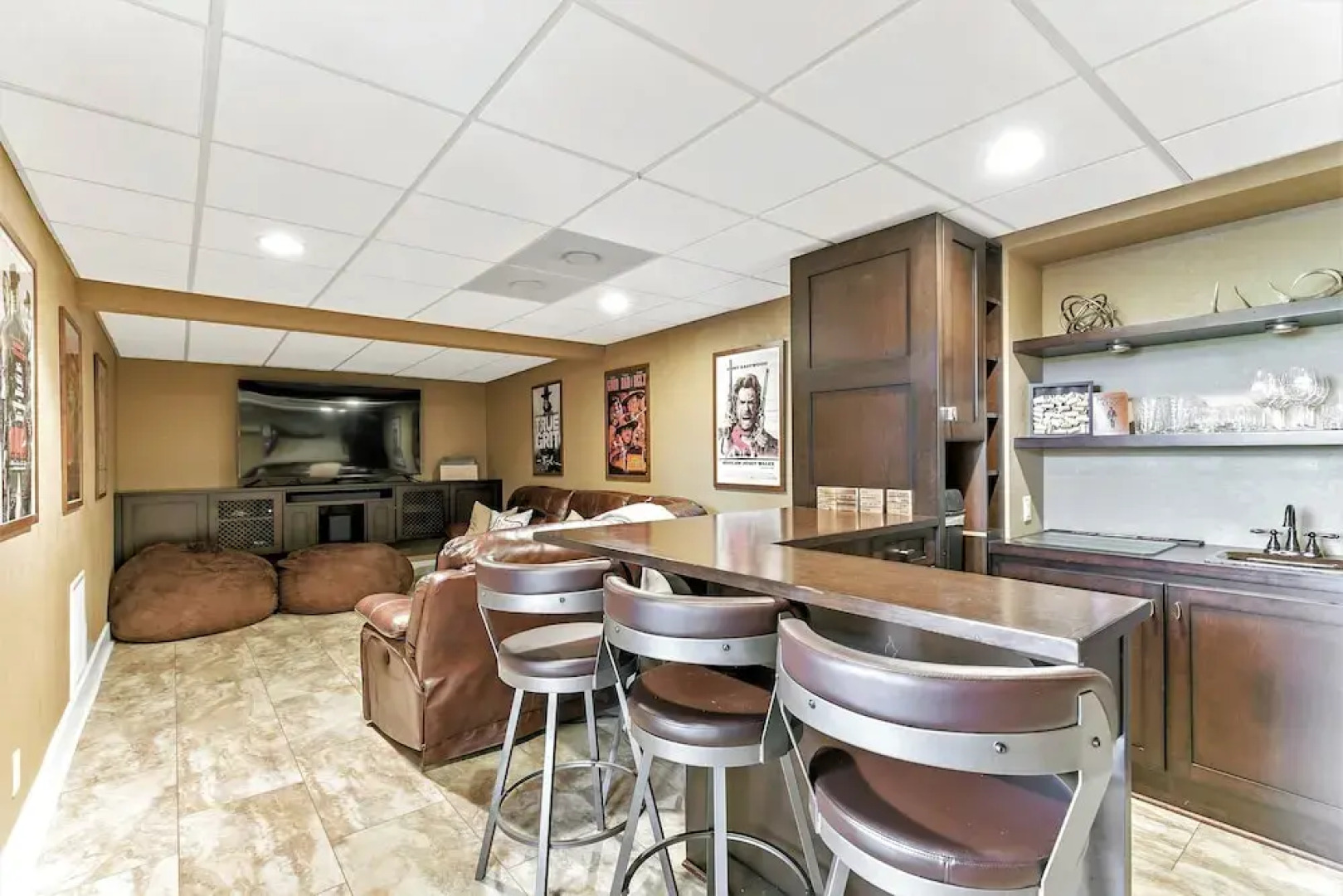 Large Luxury Home W/pool, Hot-tub, Grill/bar, &cin