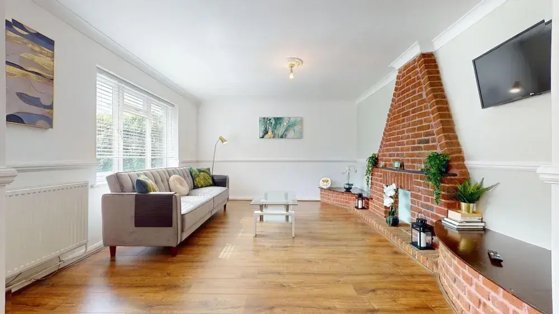 Entire 3 Bed Home in Basildon Sleeps up to 6