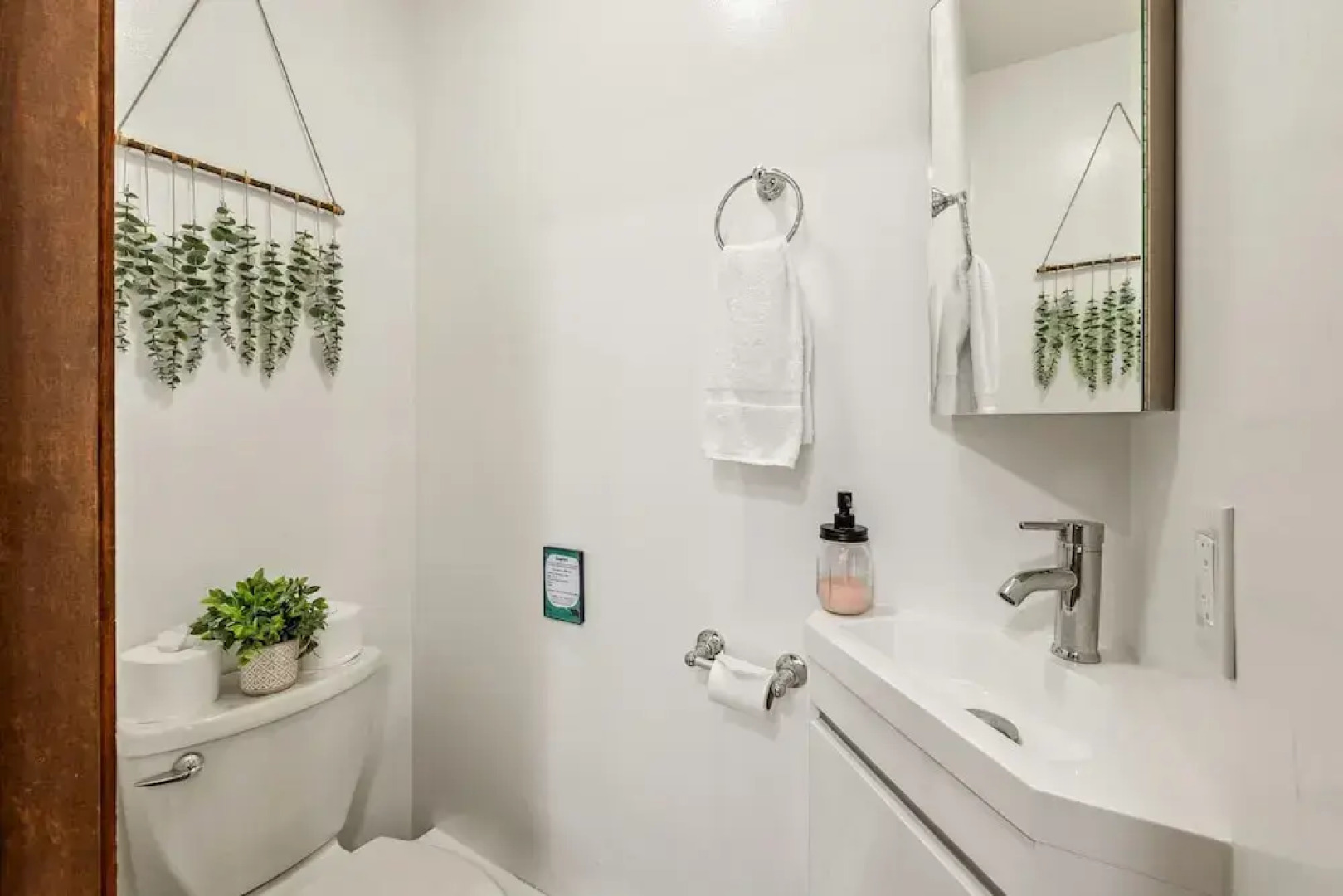 The Bear s Den by Avantstay Prime Location Renovated w Movie Game Room