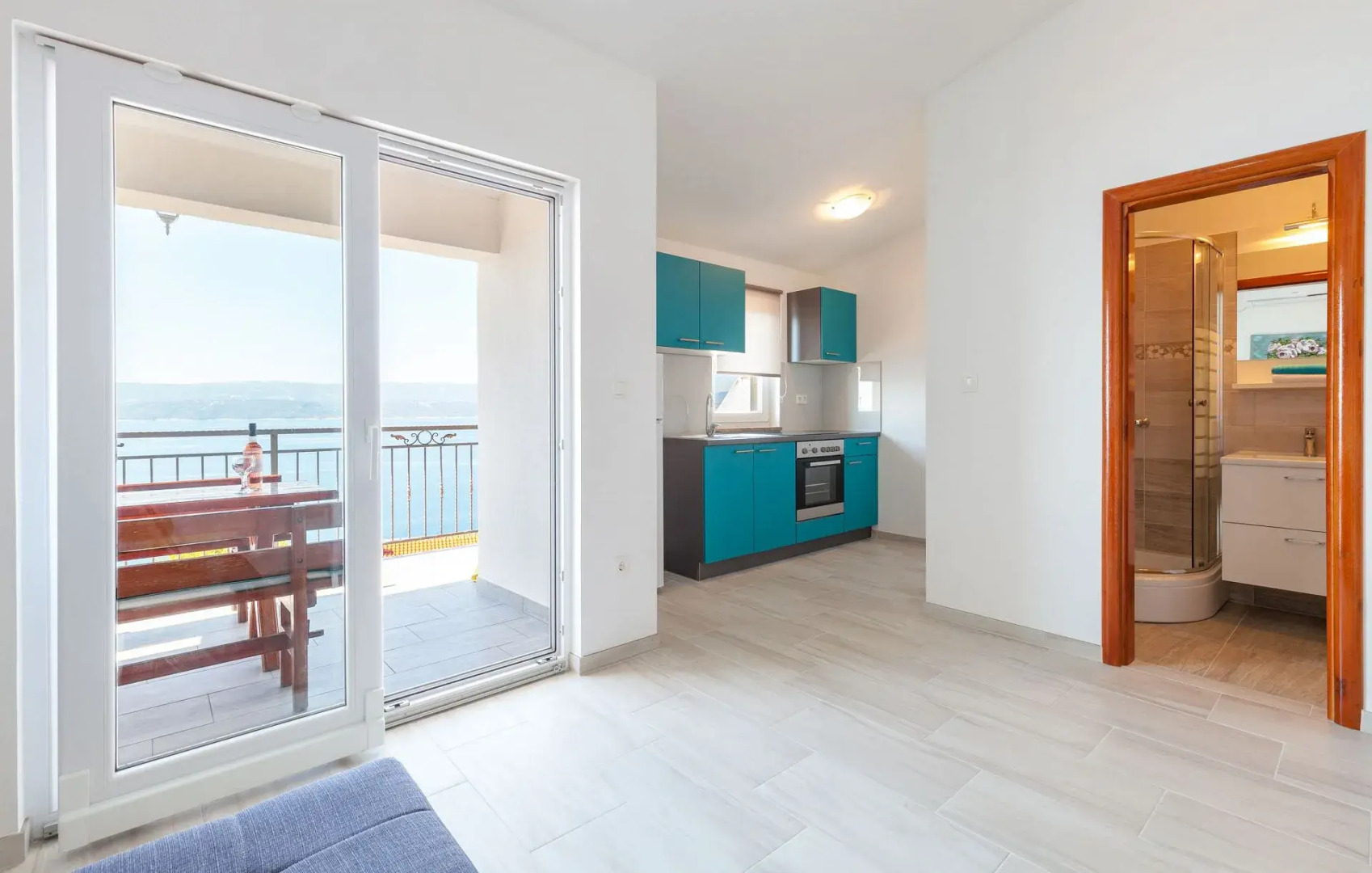 Apartment Ana - free parking: A7 Stanici, Riviera Omis