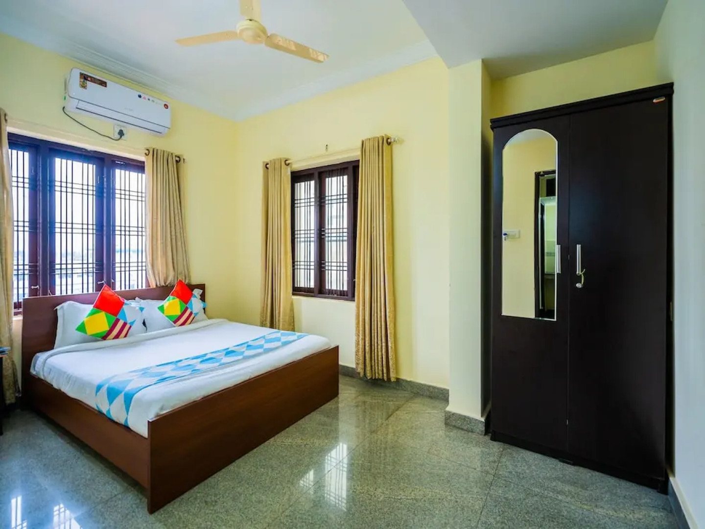 OYO 15412 Home 2BHK Aluva Metro Station