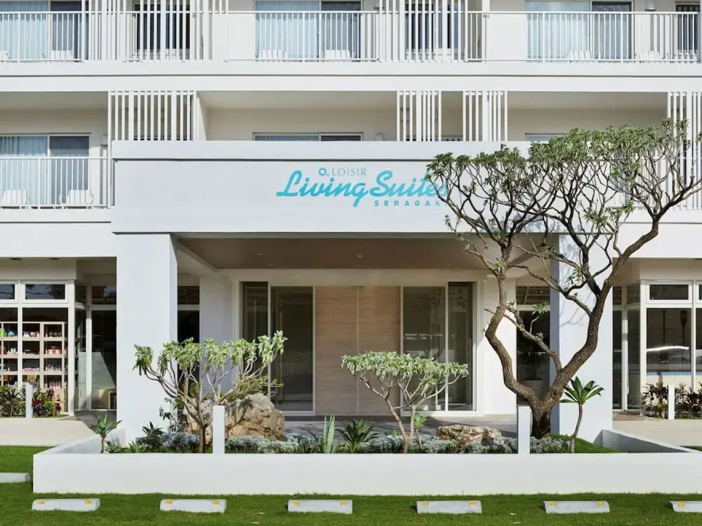 LOISIR Living Suites SERAGAKI