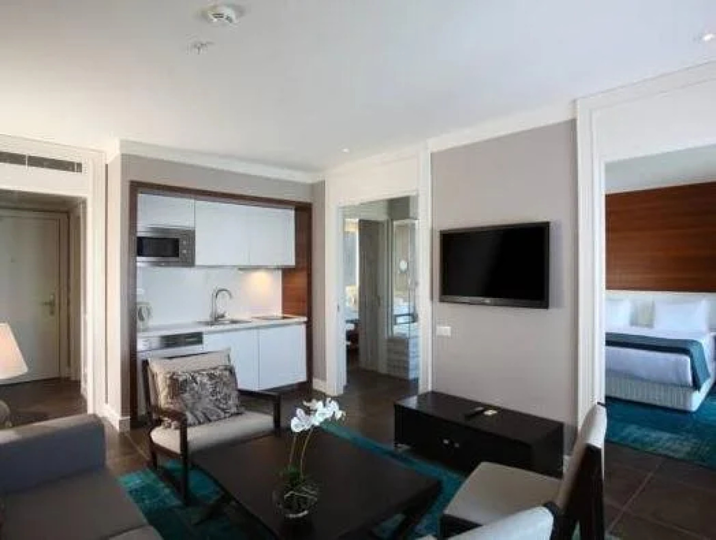 Sundance Residences & Suites Hotel