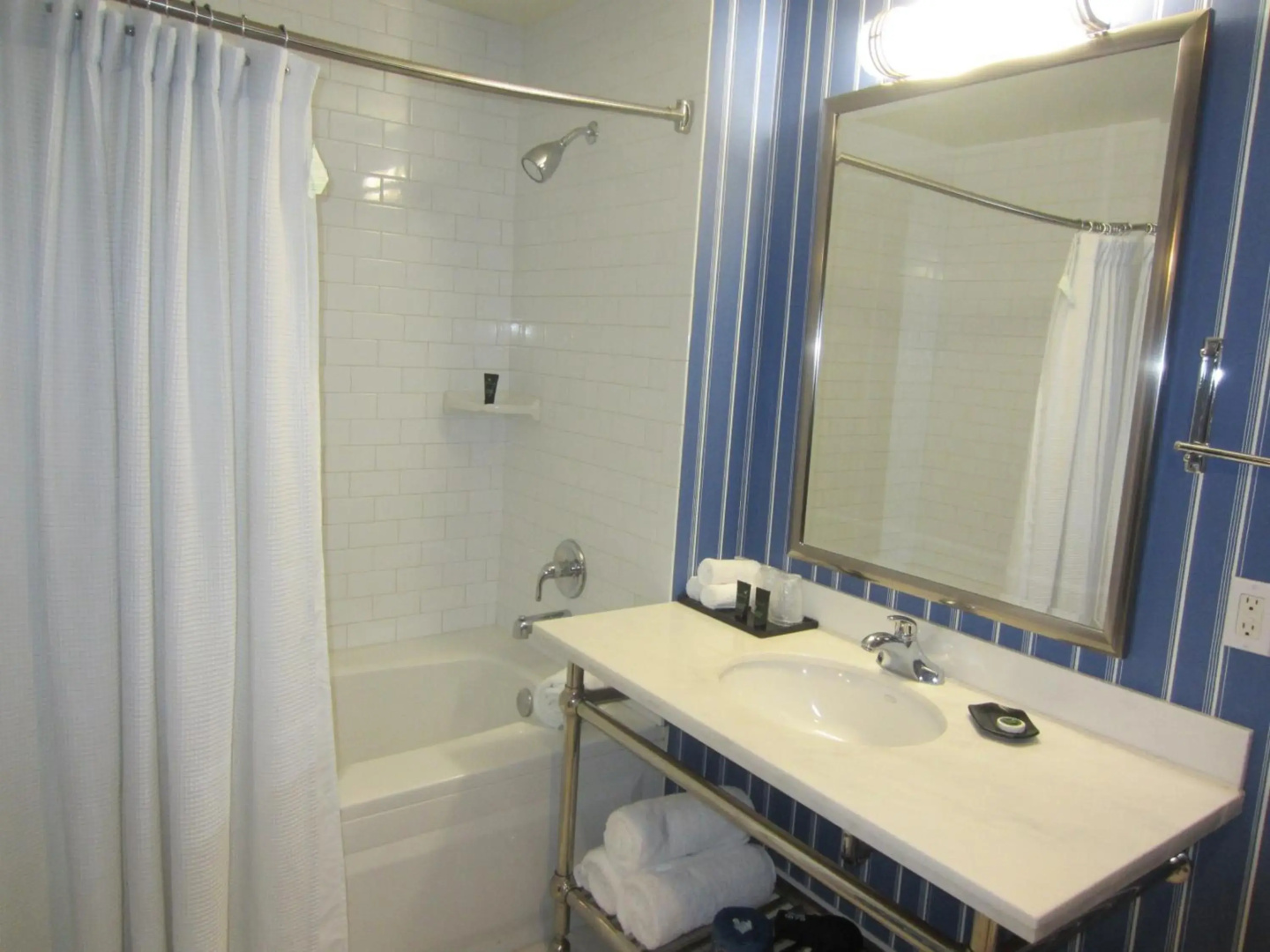University Plaza Waterfront Hotel