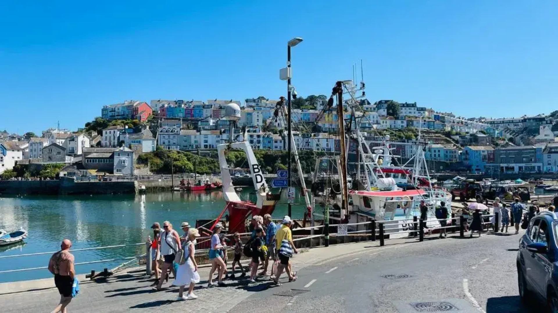 Fourways - Stylish 3-storey Townhouse With Gardens