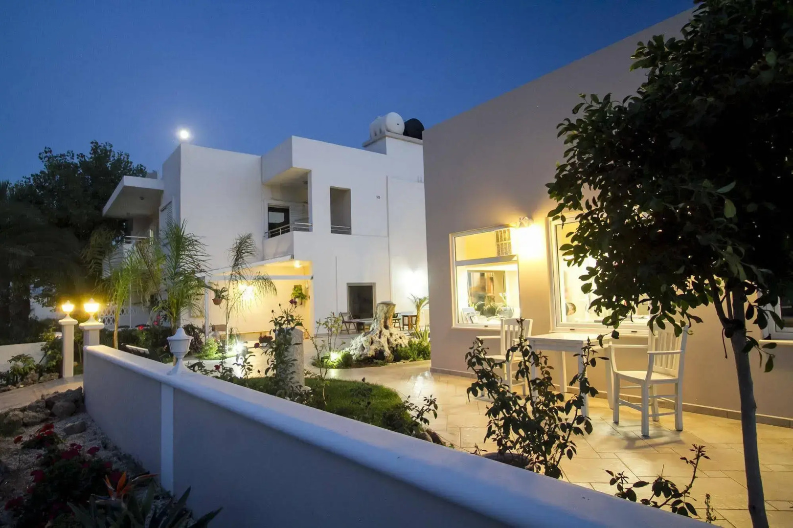 Arodamos Apartments & Studios