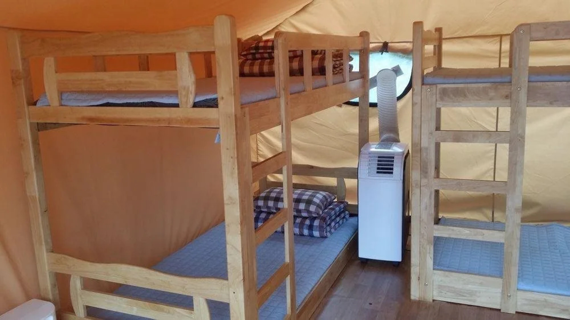 Blue Night Glamping House in Udo - Caravan Park