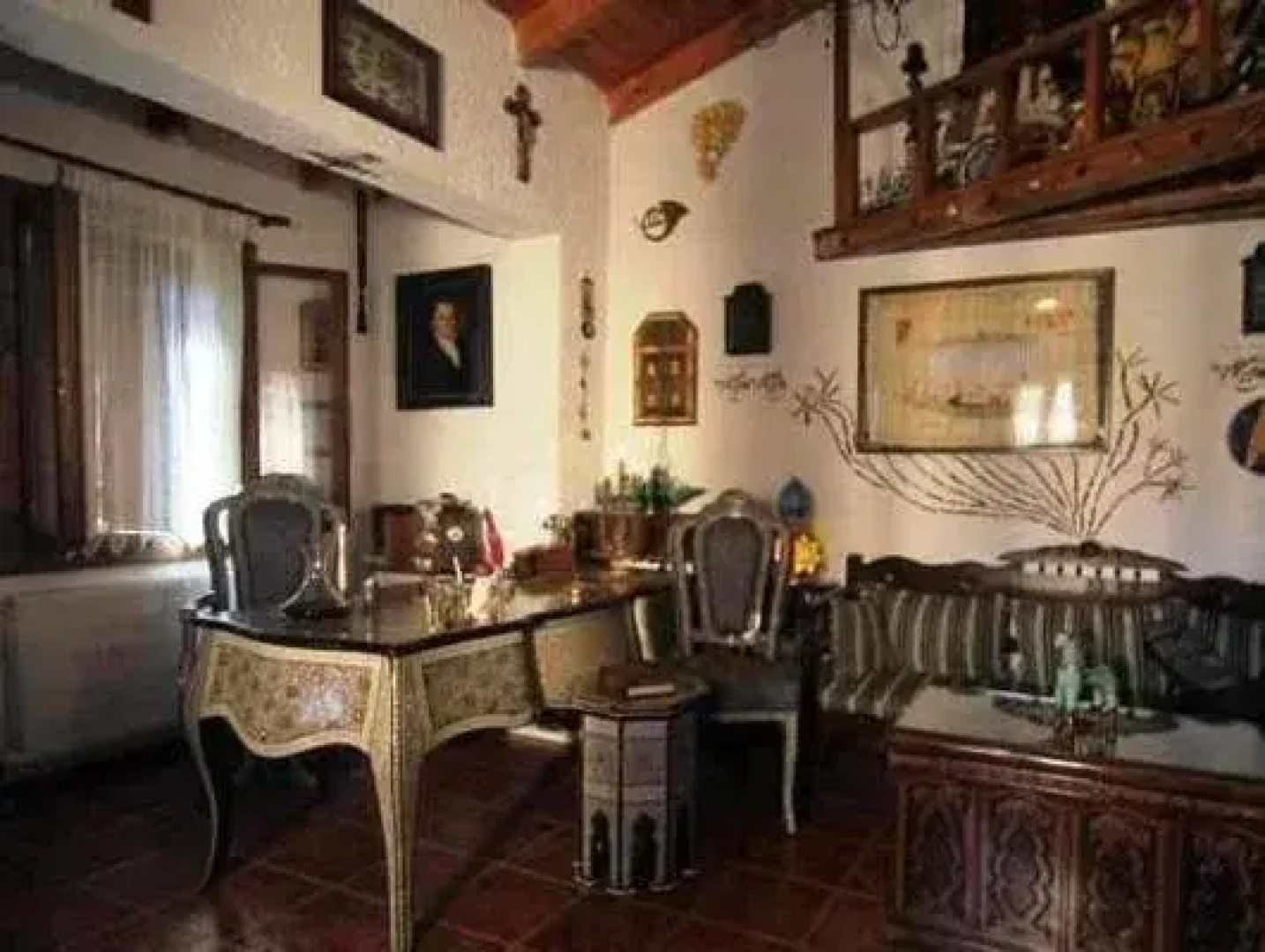 Chateaux Constantin Hotel