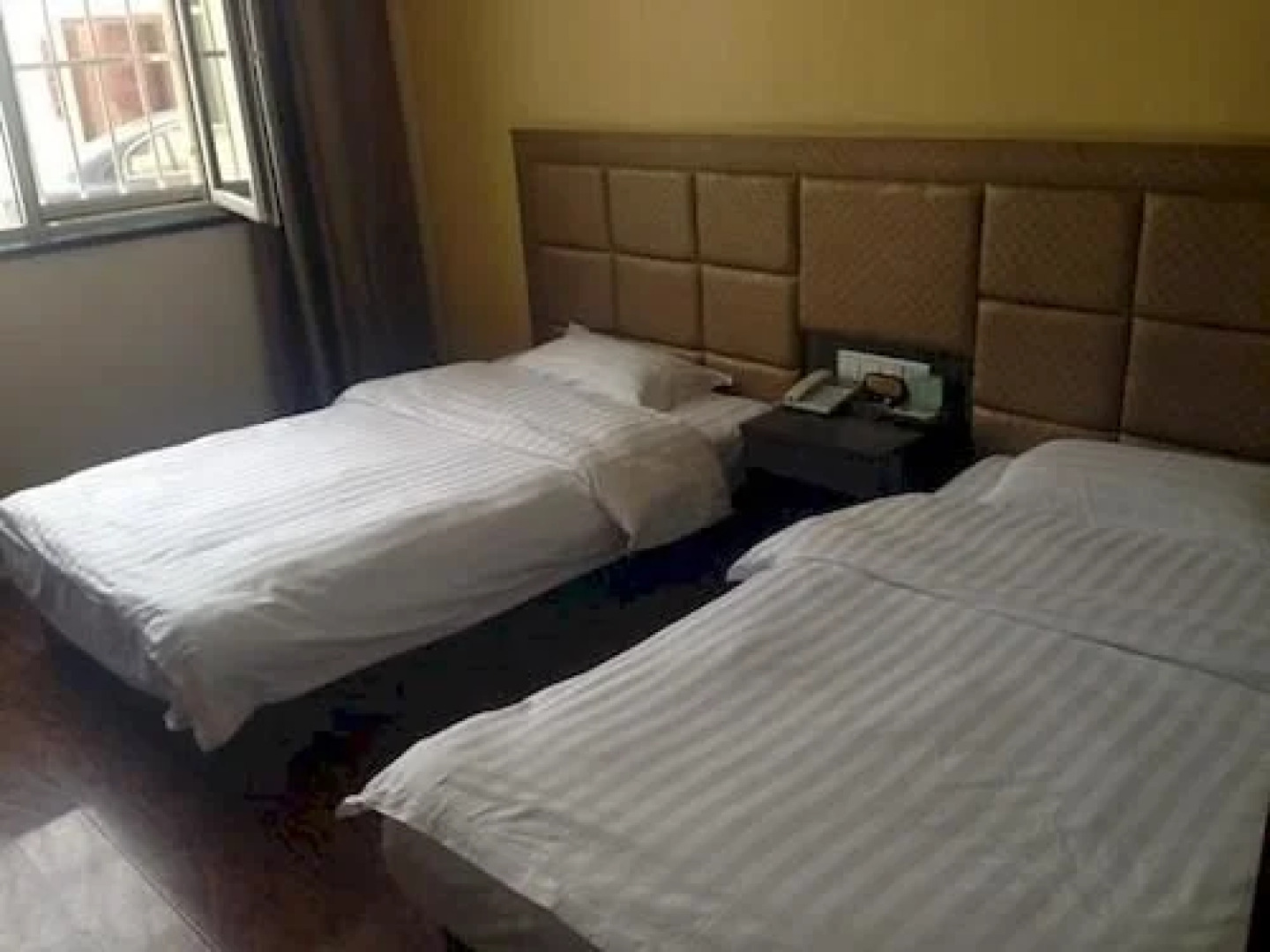 Yingxian County Super 8 Hotel