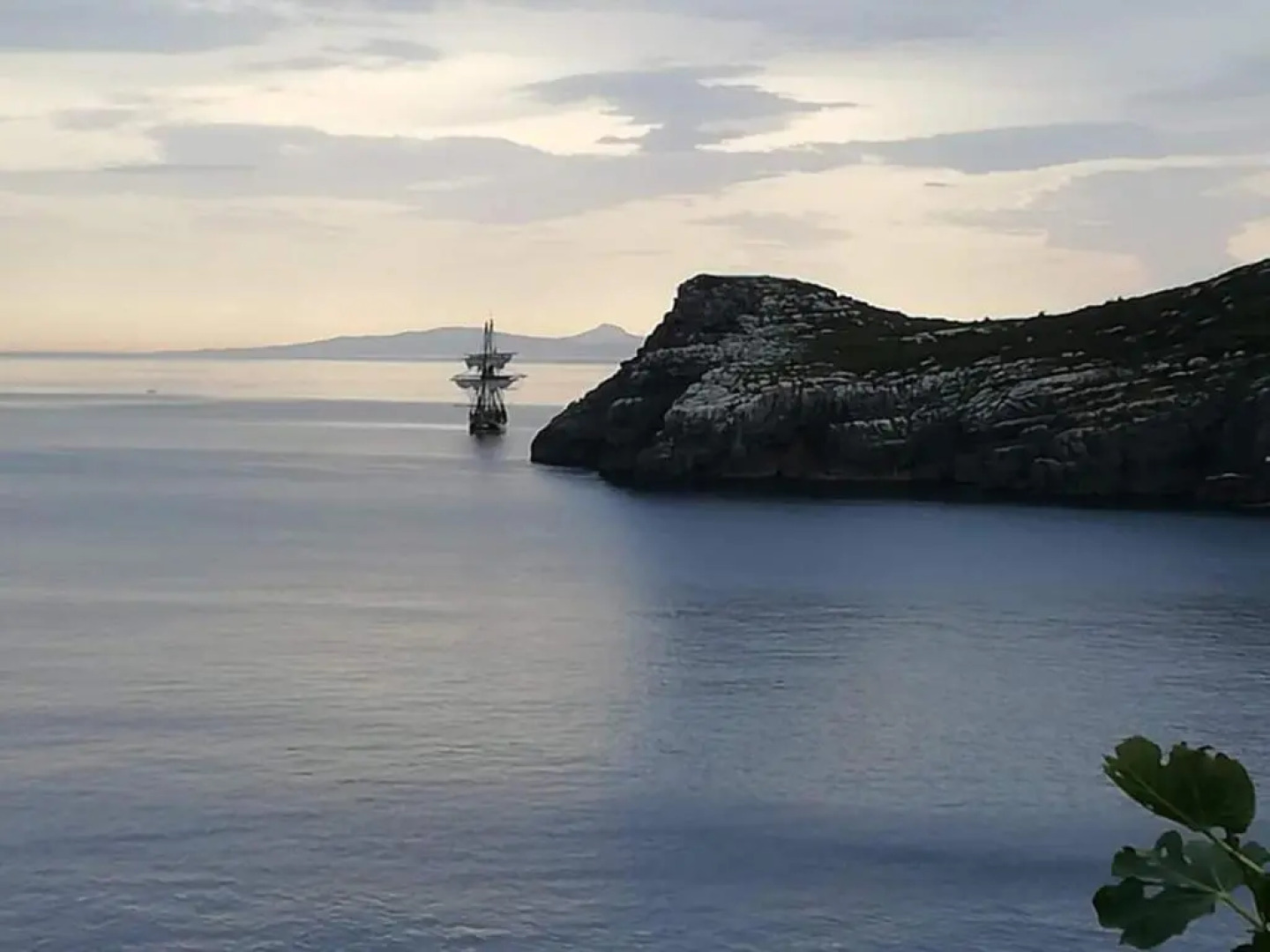 Sea Coast Lekeitio by HomeBilbao