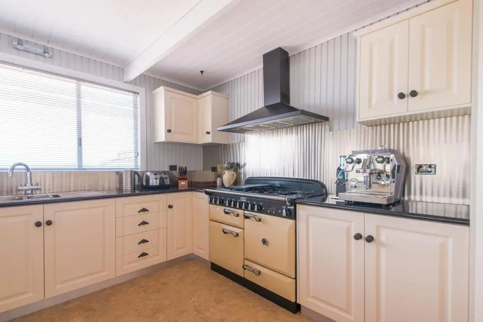 Bridport Holiday House