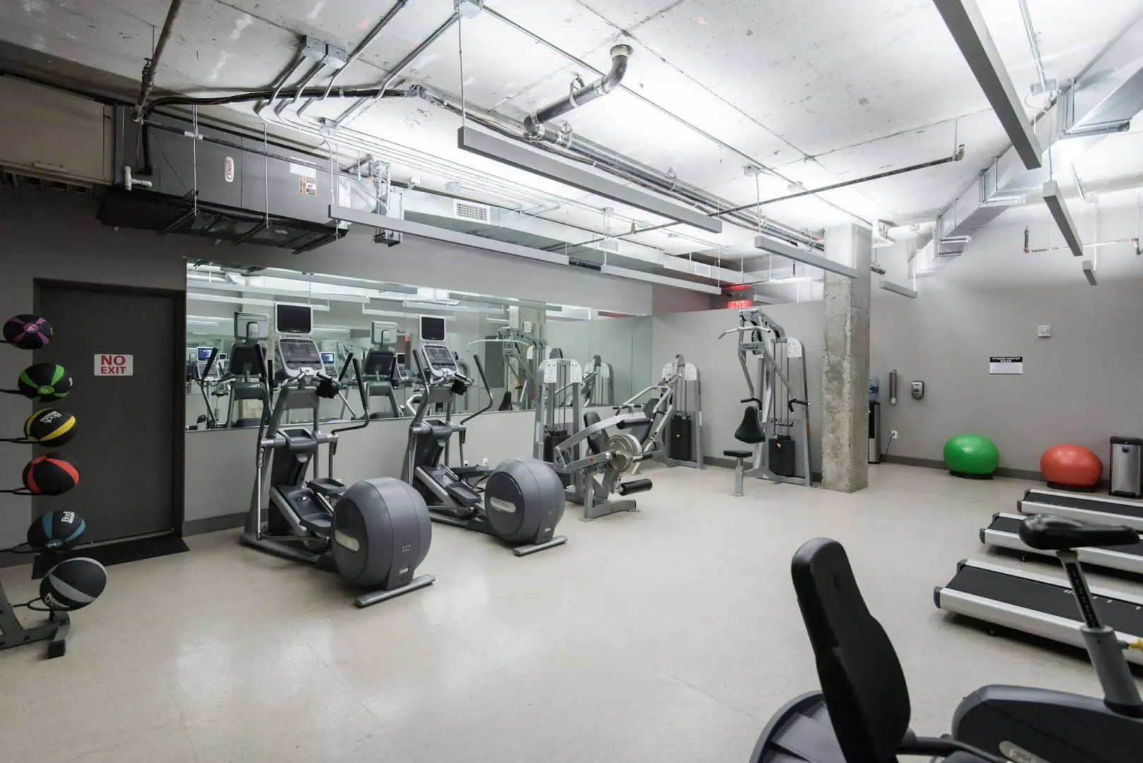 Dharma Home Suites JC at the Arts District