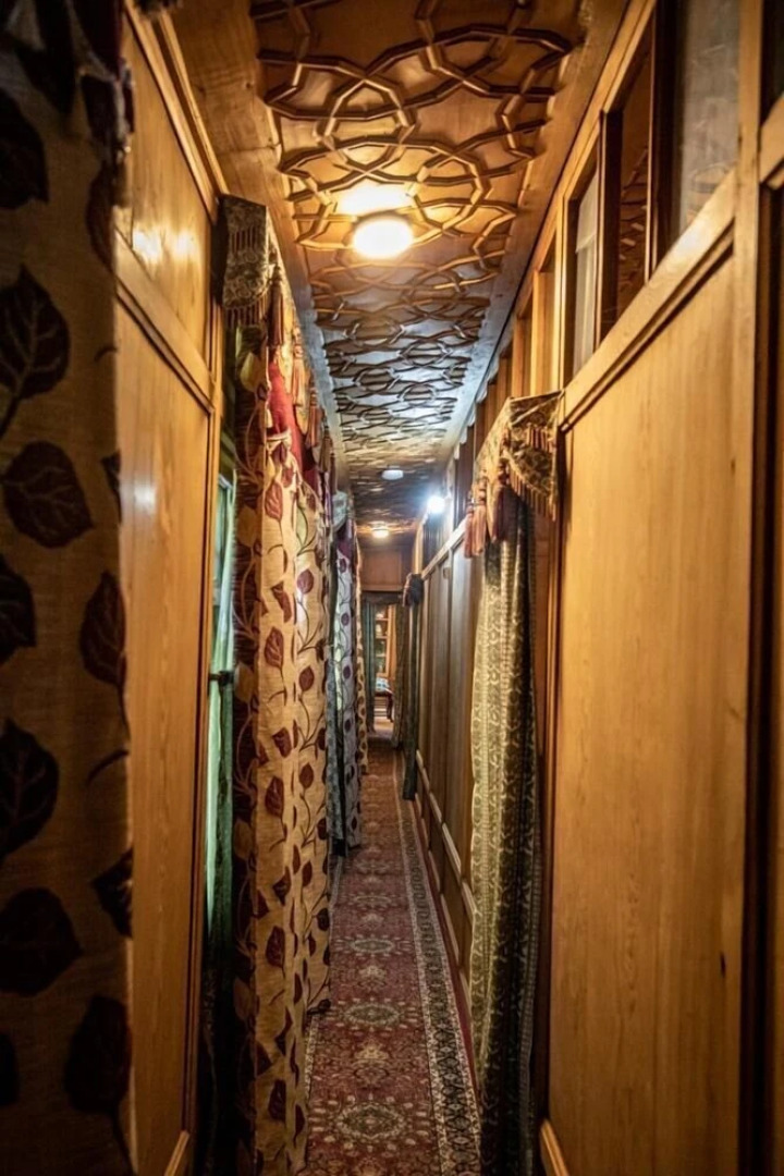 Kharpalace Group of House Boat