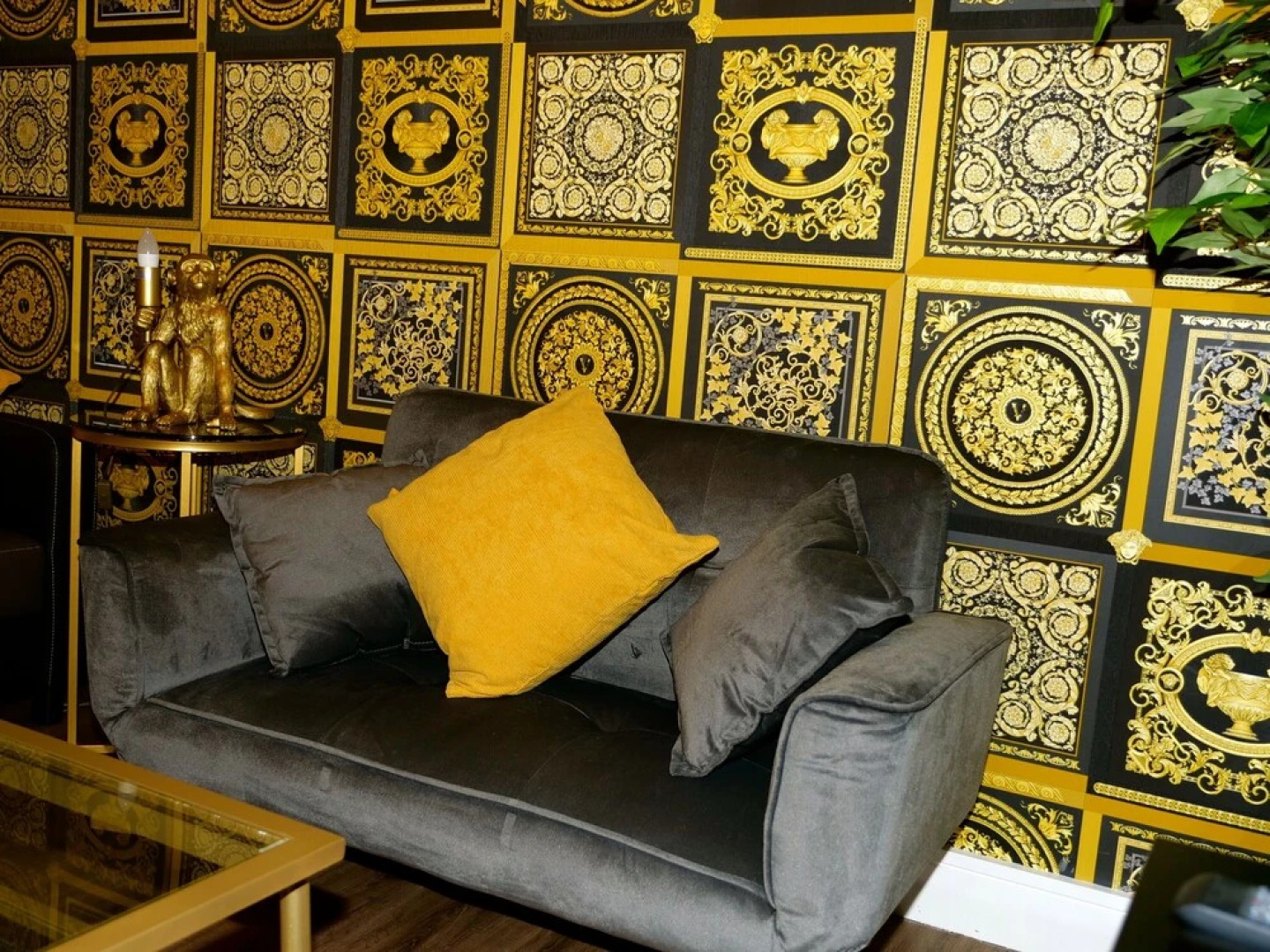 Sexy Luxurious Versace Apartment Near Sheffield