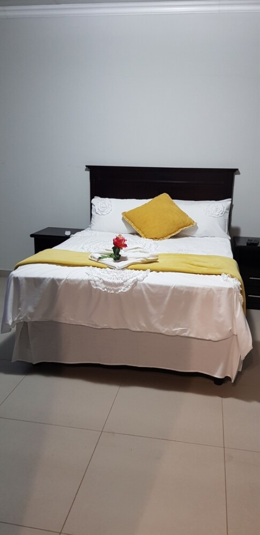 Rose and Thorn Guesthouse - Adults Only