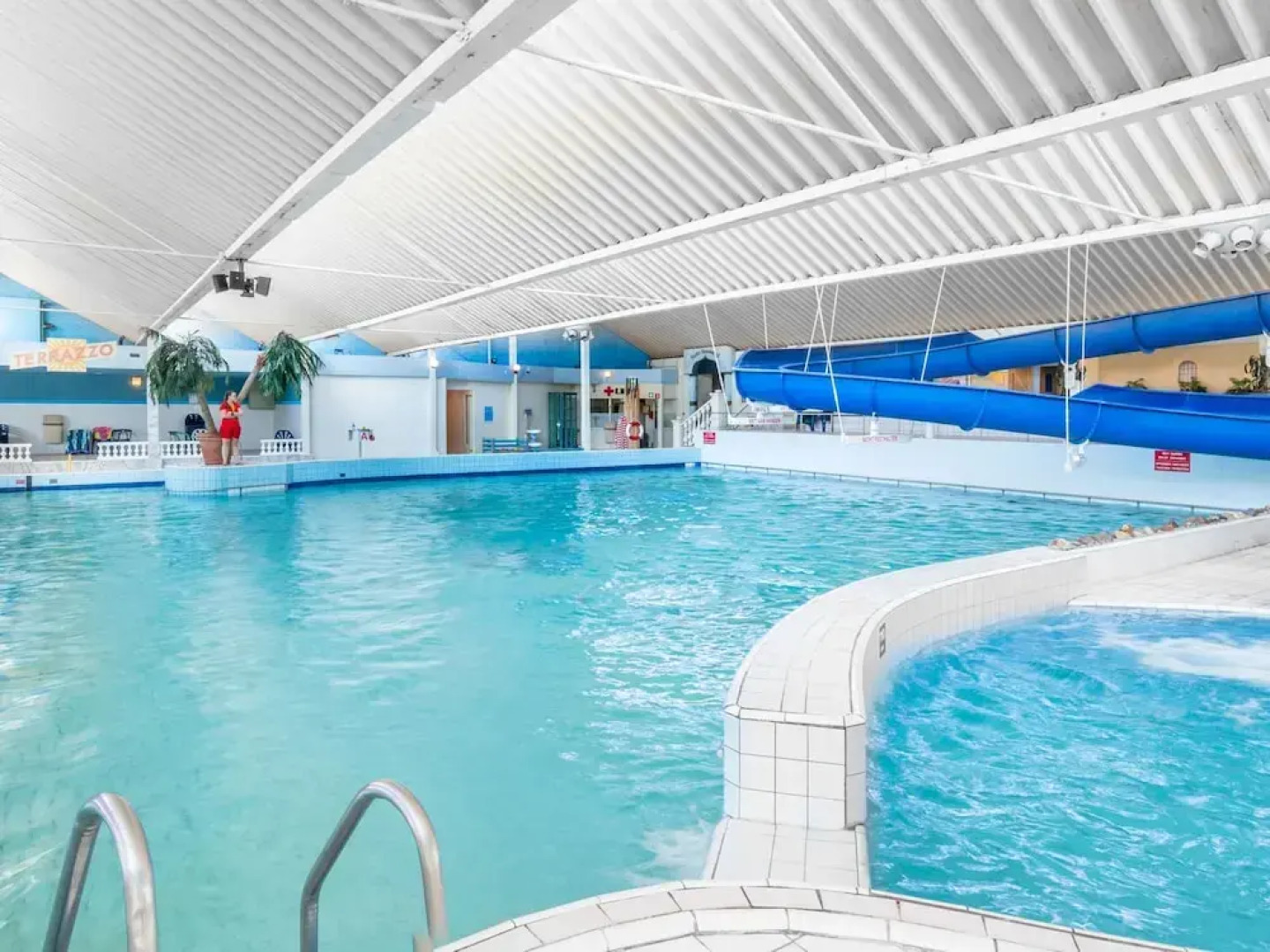 Restyled 2 Bathroom Holidayhome, sea Within Walking Distance