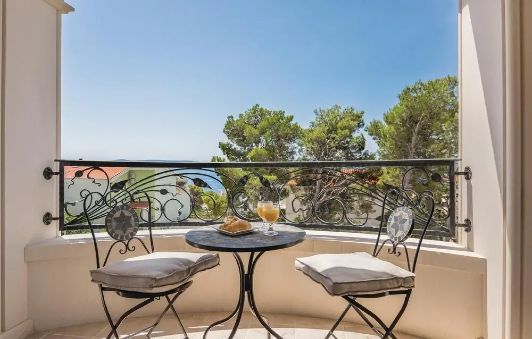 Stunning Home in Makarska with Hot Tub, Sauna & 9 Bedrooms