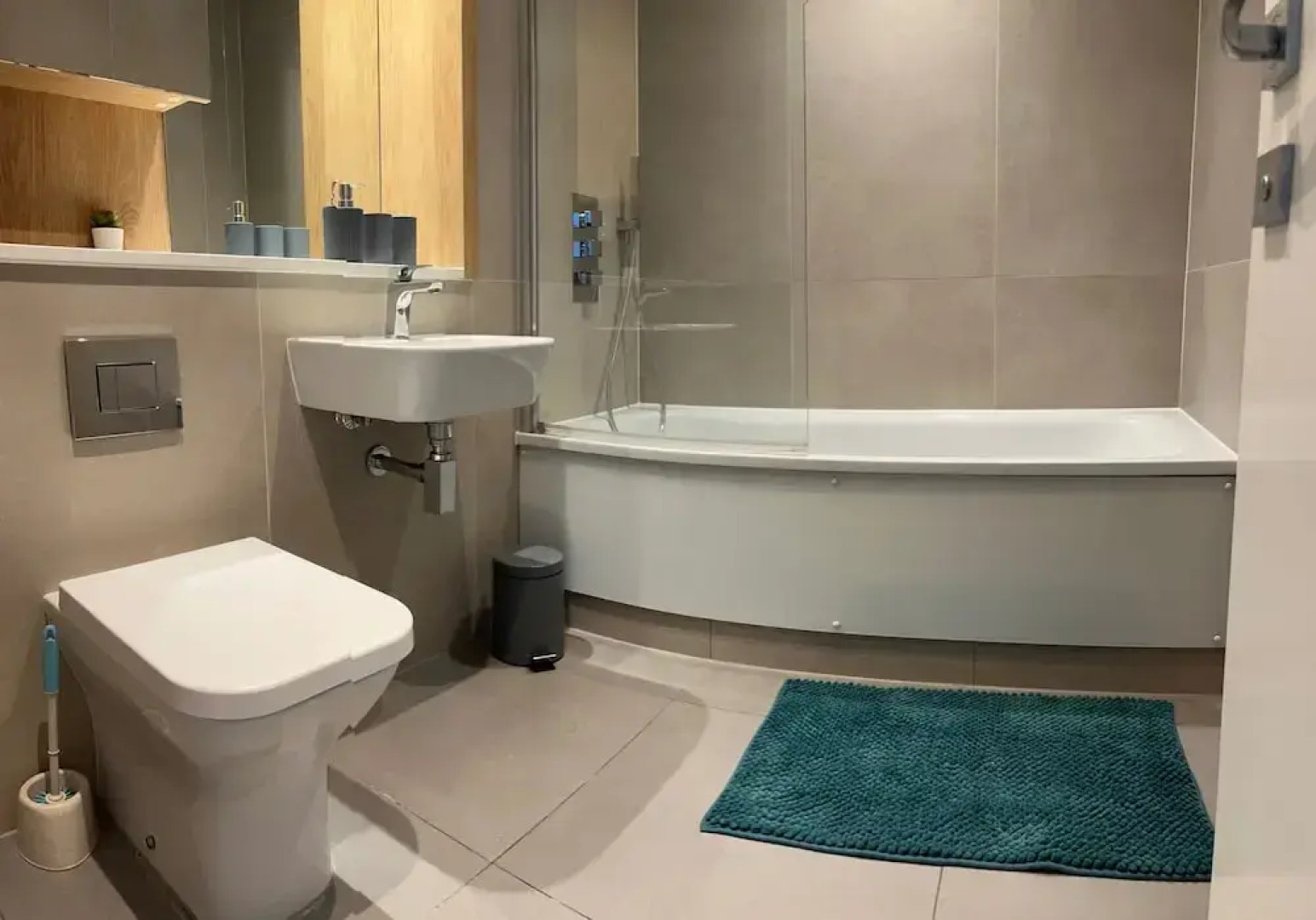 2br-modern-fullkitchen-25mincentrallondon-parking