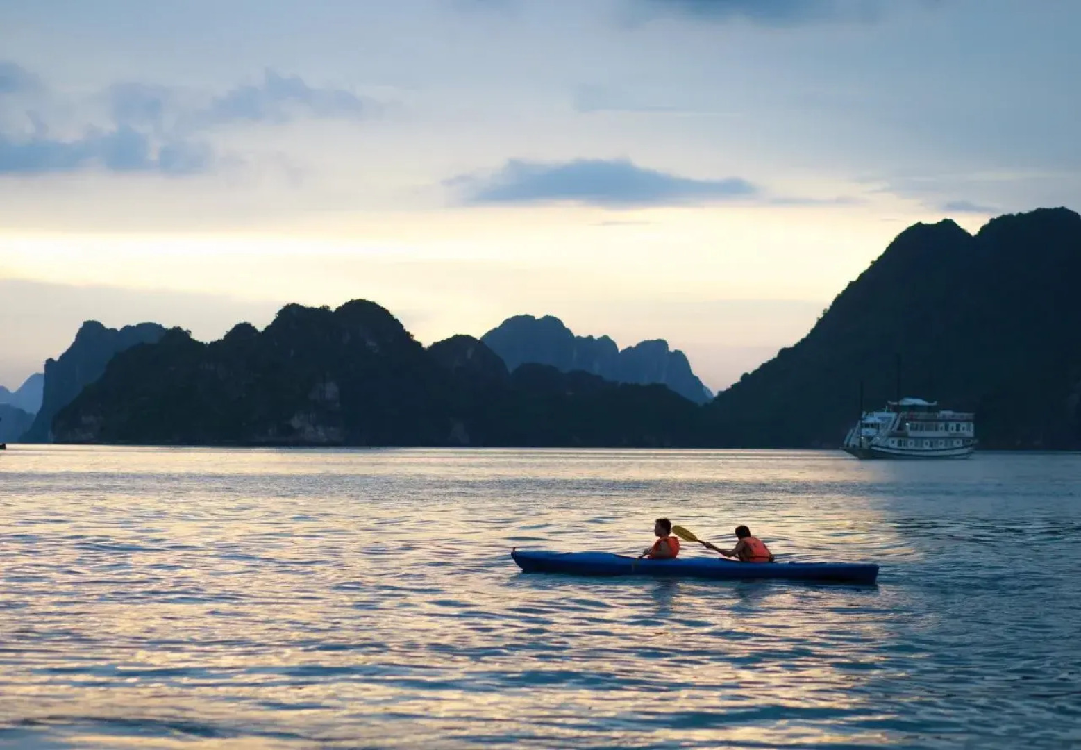 Viola Cruise Halong Bay