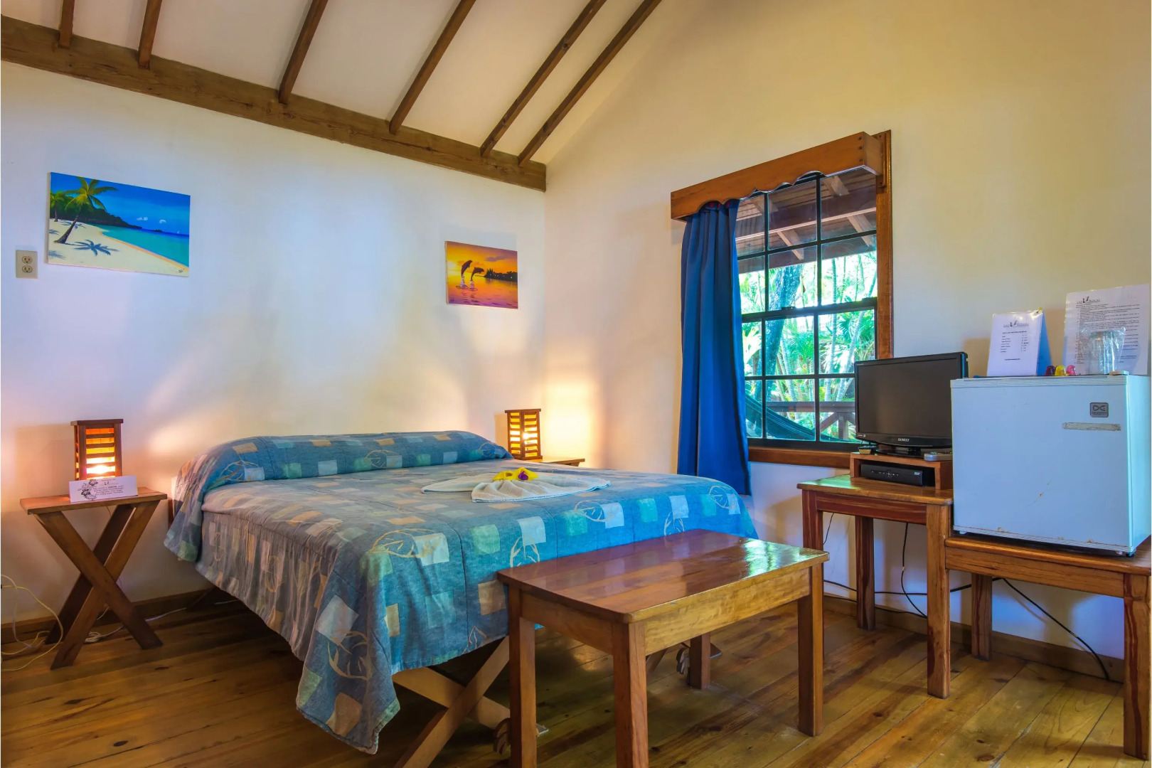 Las Rocas Resort And Dive Center