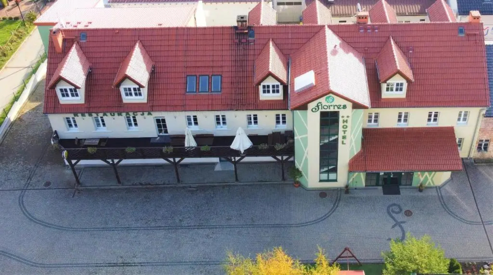 Centrum Restauracyjno-Hotelowe Florres