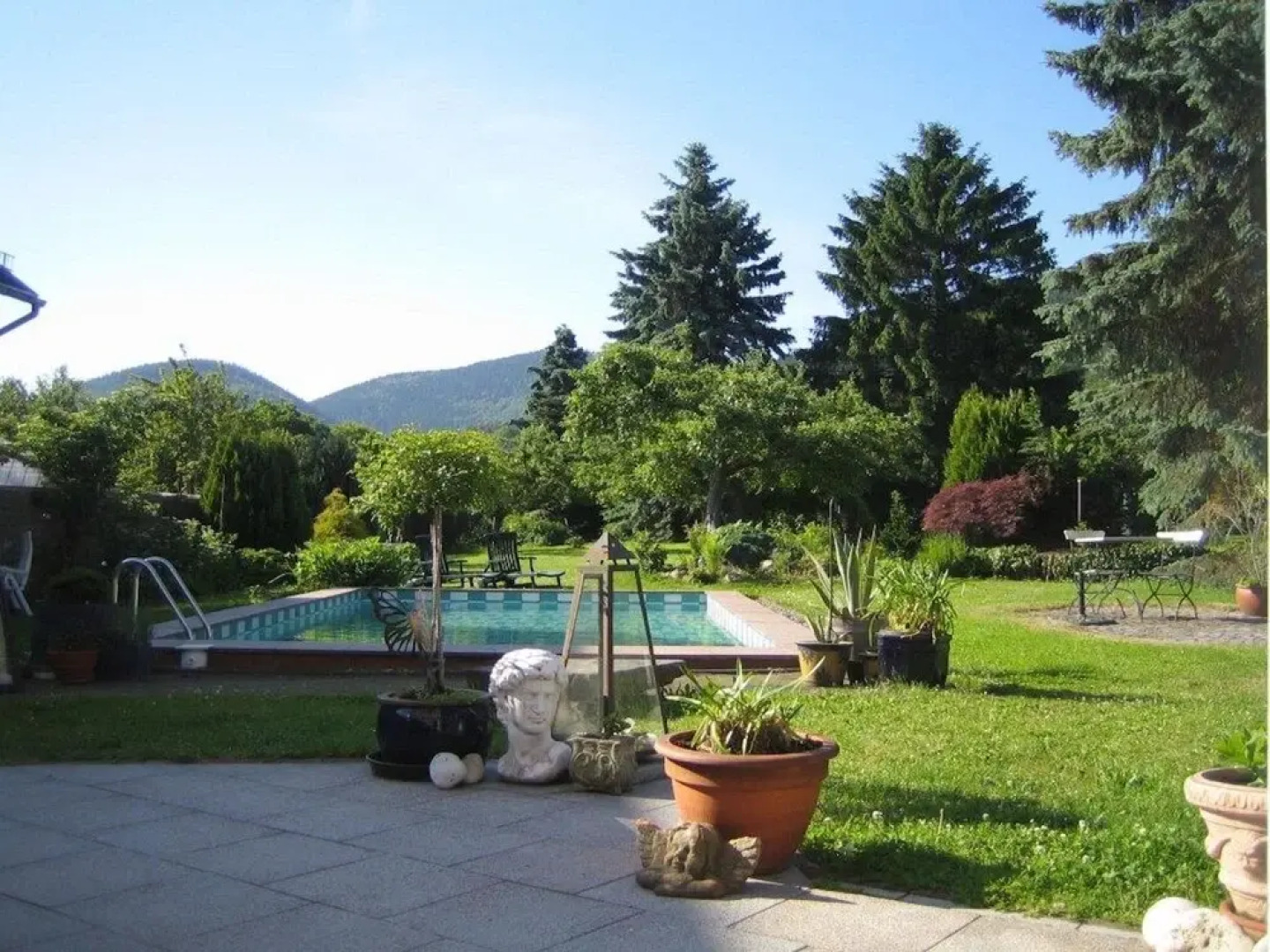 Small Apartment in Bad Tabarz in Thuringia With Garden and Pool