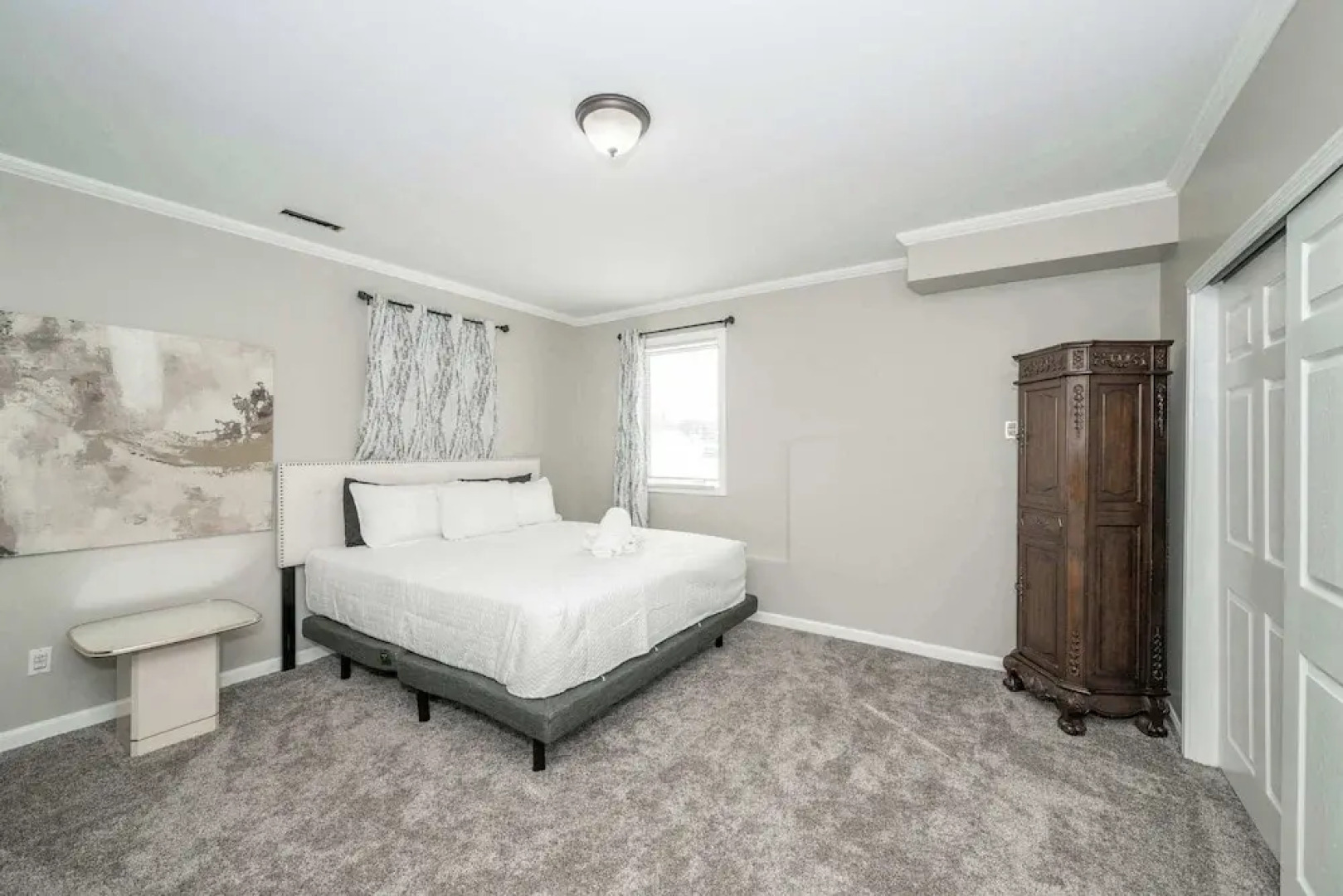 The Bishops Manor Stay for 10!