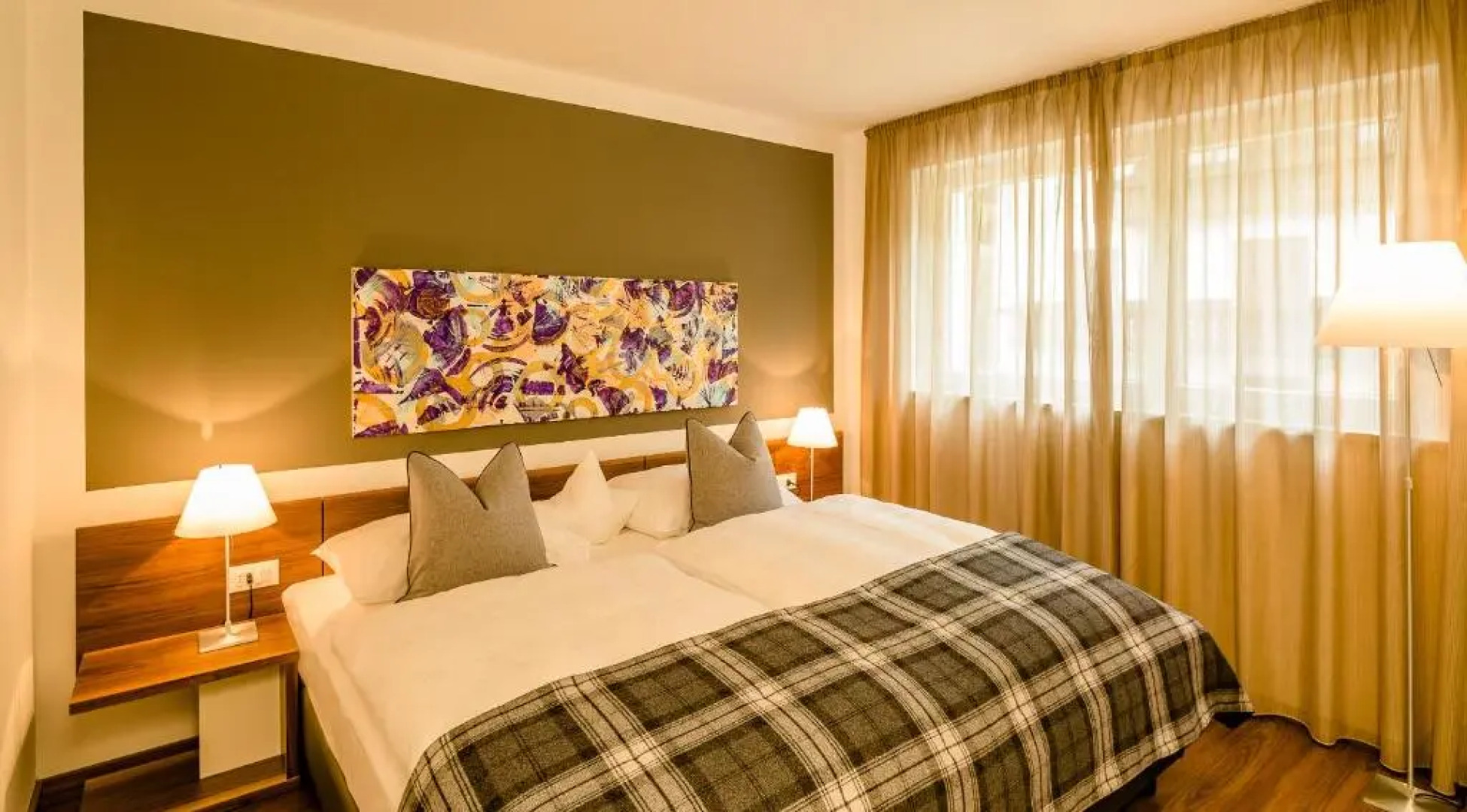 Hidalgo Suites & Restaurant