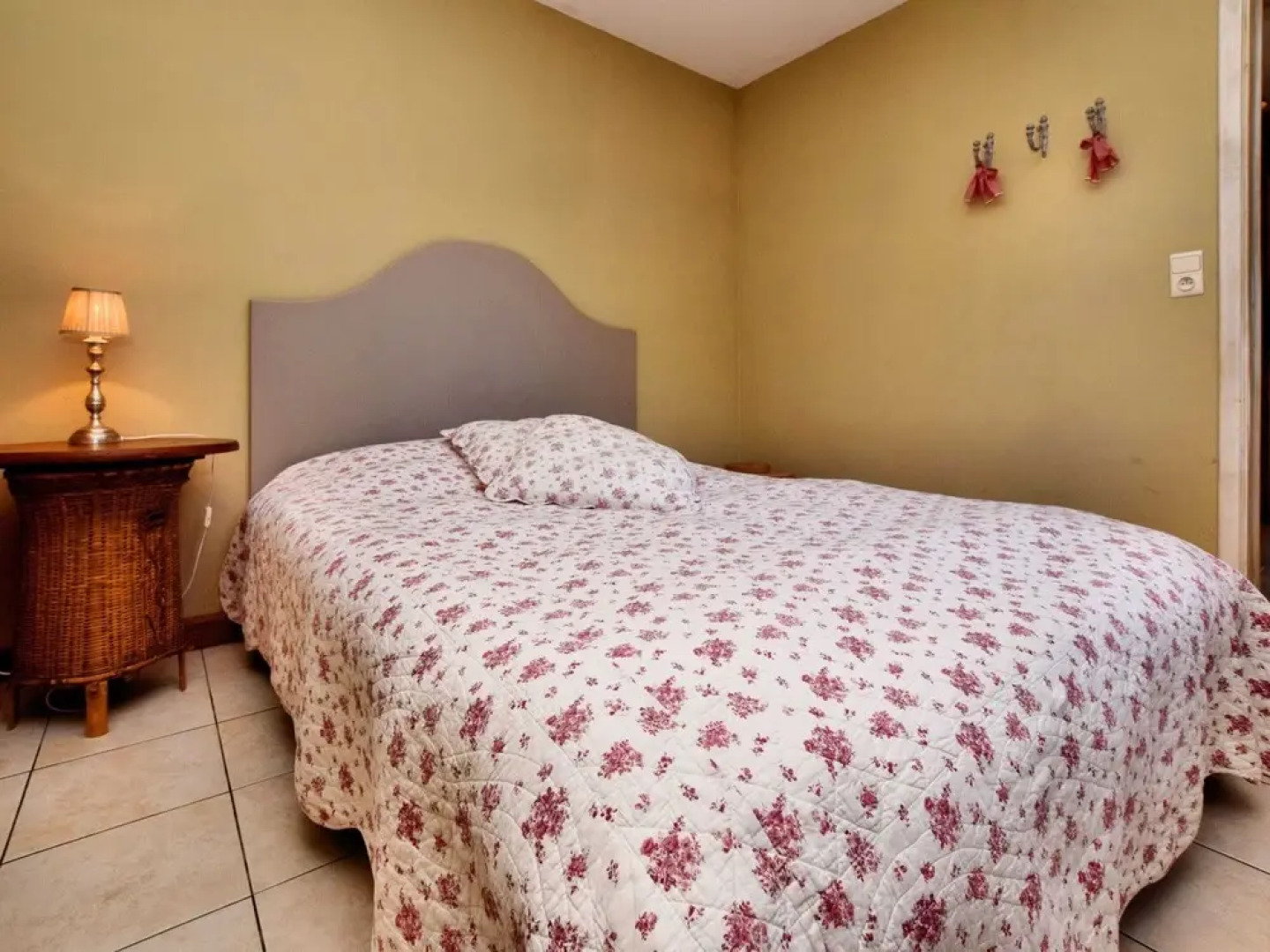 Cozy Holiday Home in Ennal