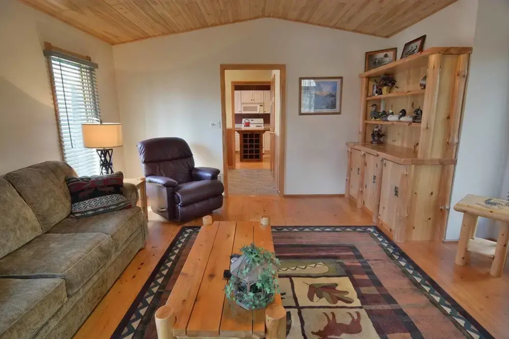 Sunset Shores Retreat 3 Bedrooms 2 Bathrooms Condo