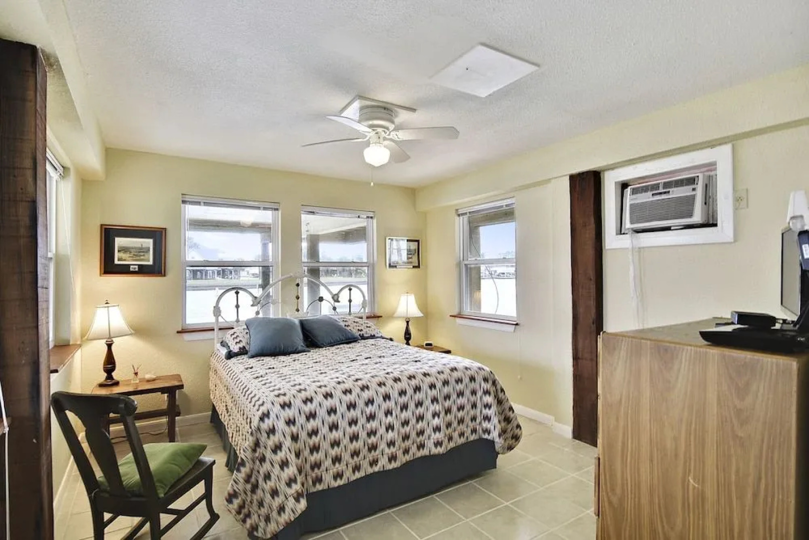 Prager Bay View by RedAwning