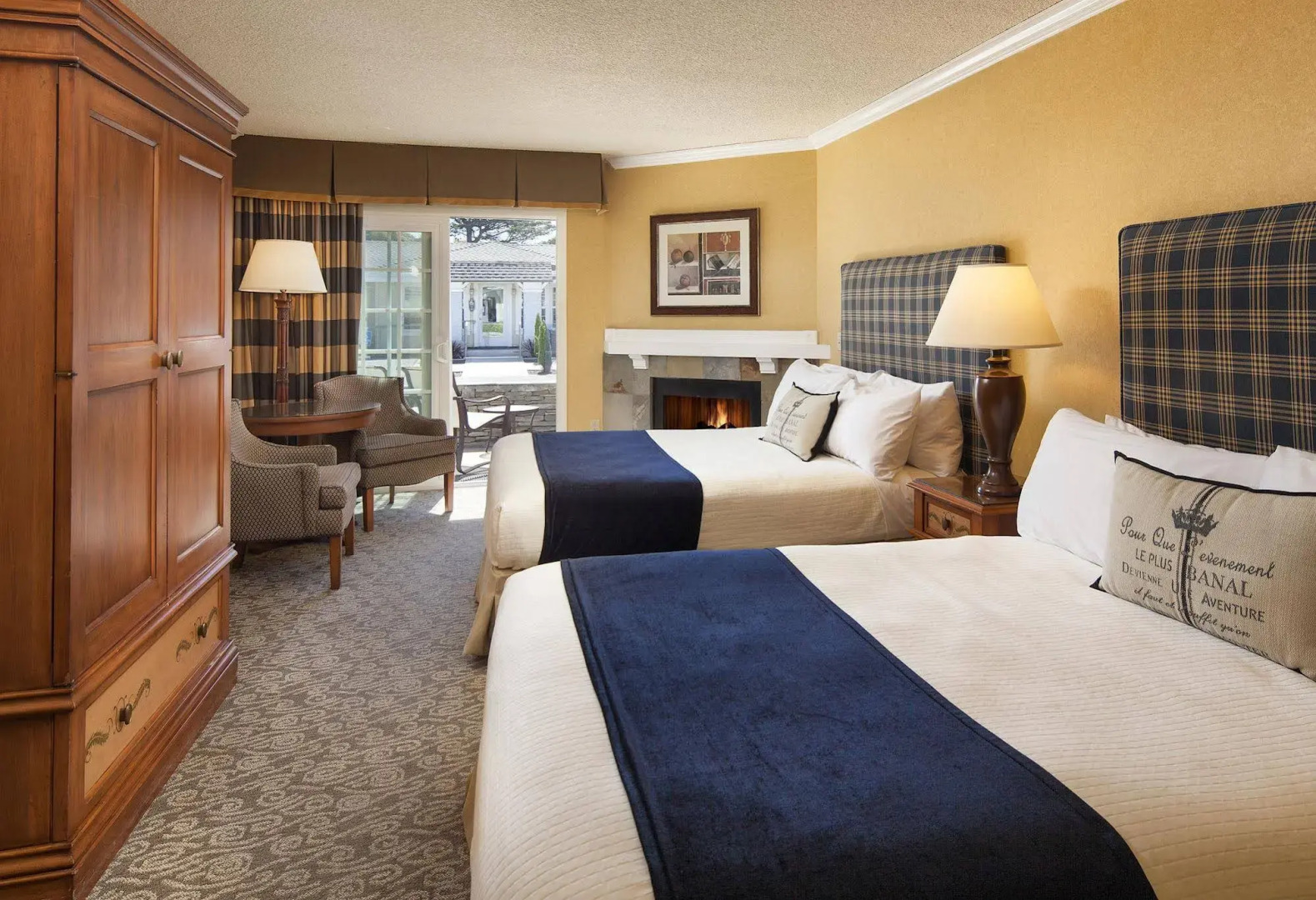 Fireside Inn on Moonstone Beach