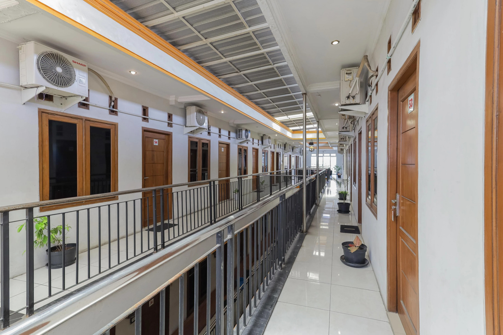 RedDoorz near Juanda International Airport 2