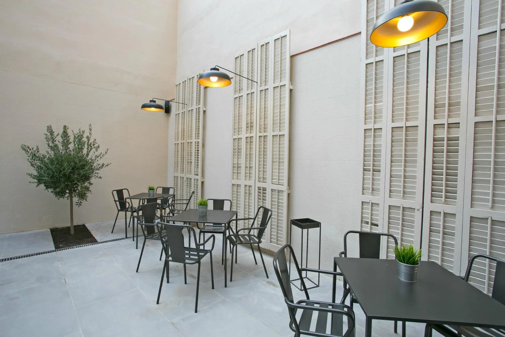 Sant Jordi Hostels Rock Palace